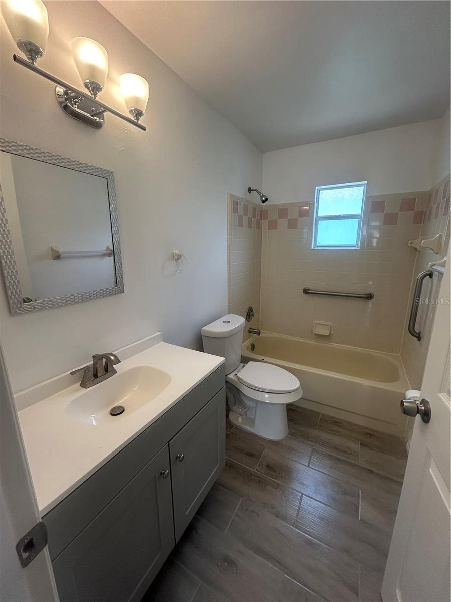 Image 6 of 9 For 1147 Vista Palma Way