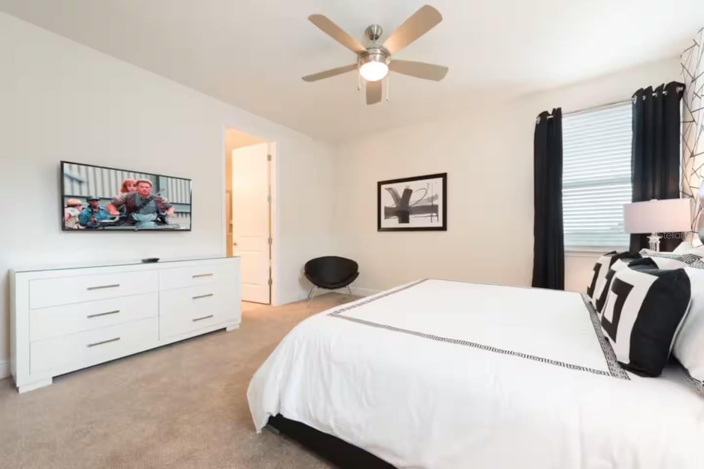 Image 15 of 22 For 7696 Fairfax Drive