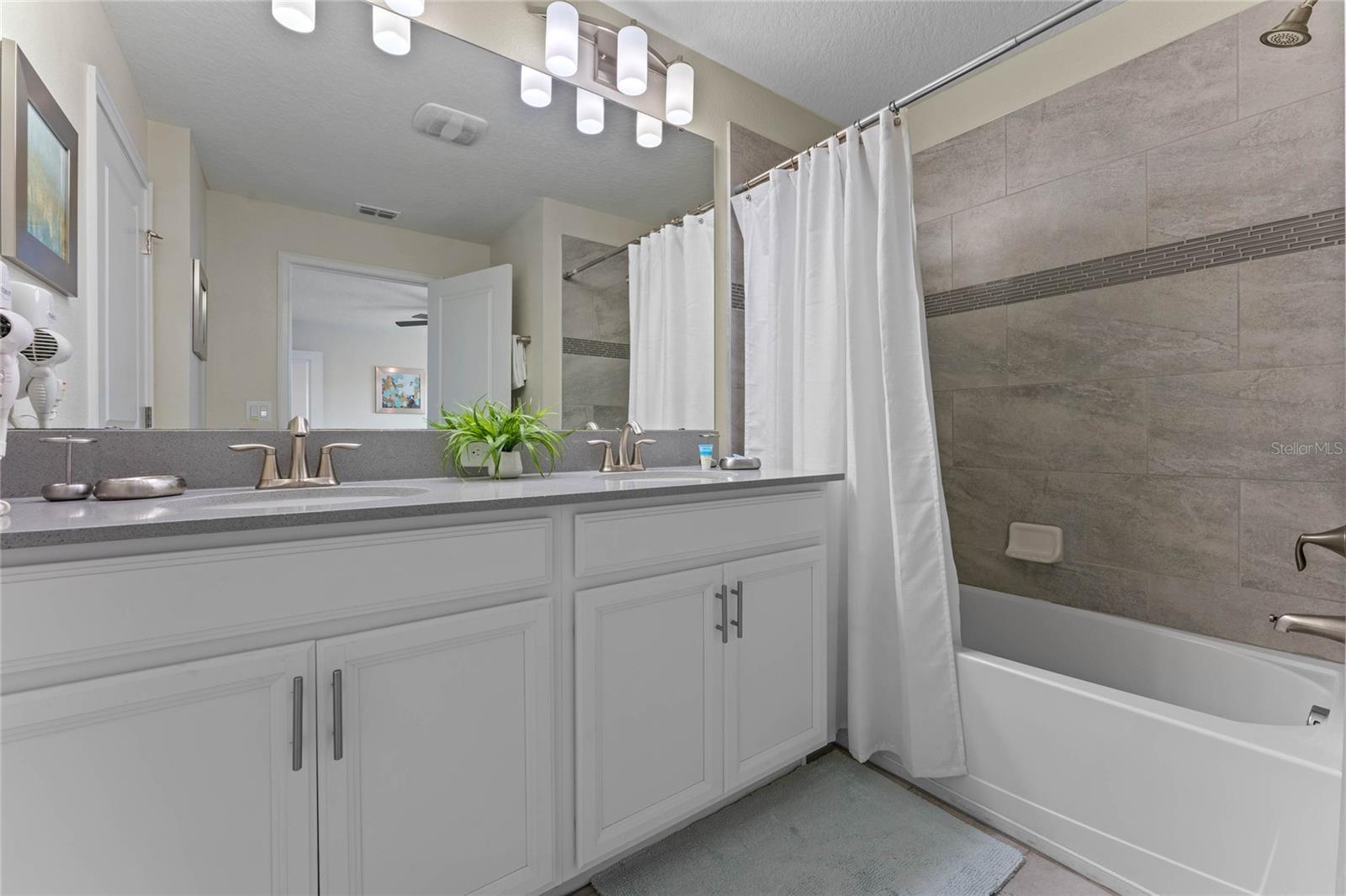 Image 24 of 30 For 4840 Romeo Circle