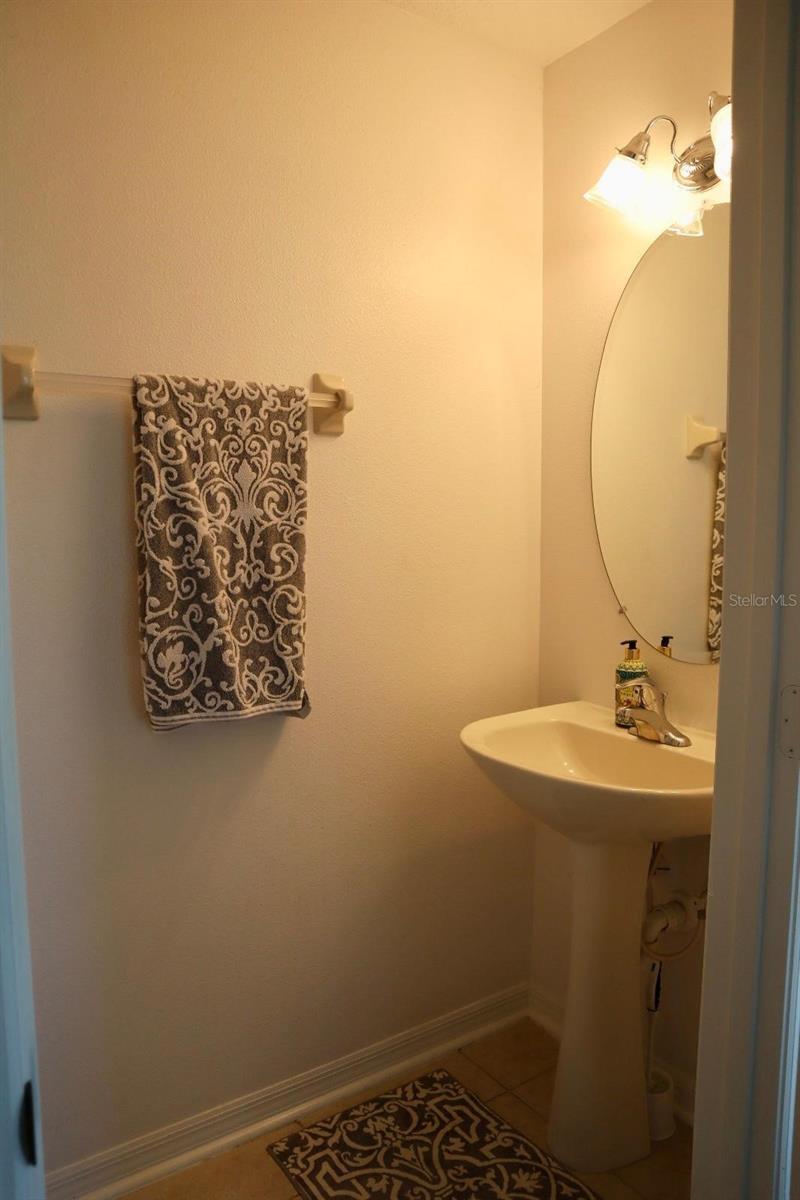 Image 10 of 21 For 9395 Flowering Cottonwood Road 32