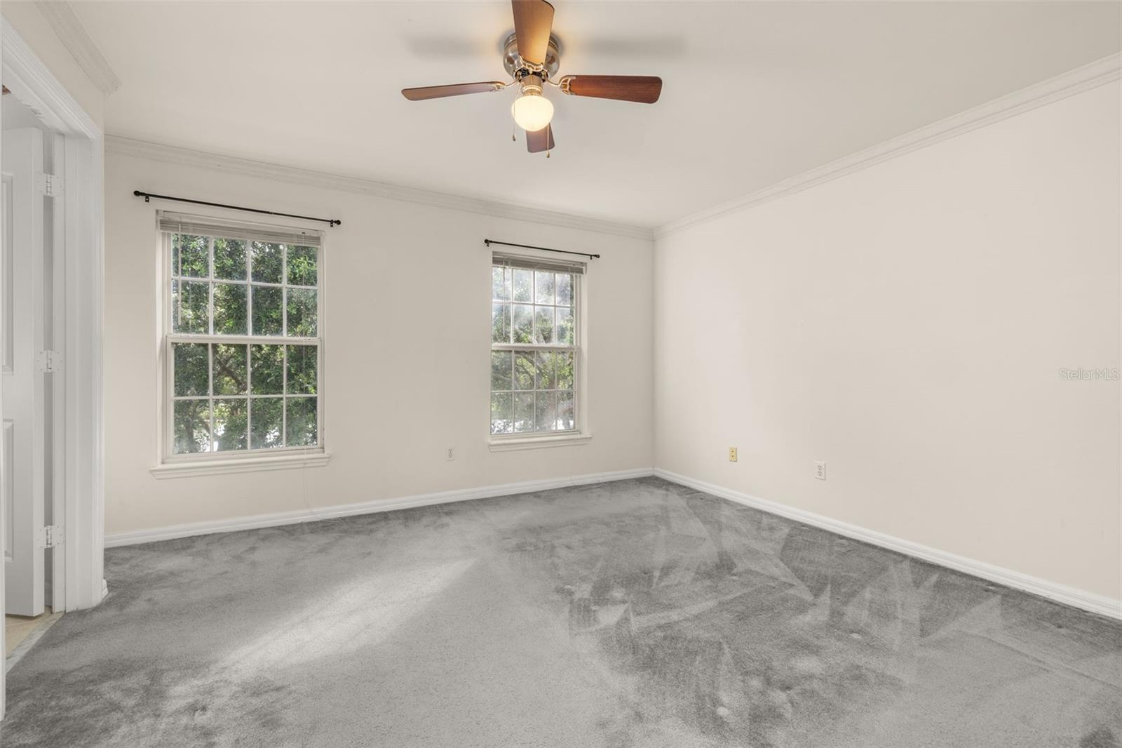 Image 15 of 55 For 1042 Waterside Drive