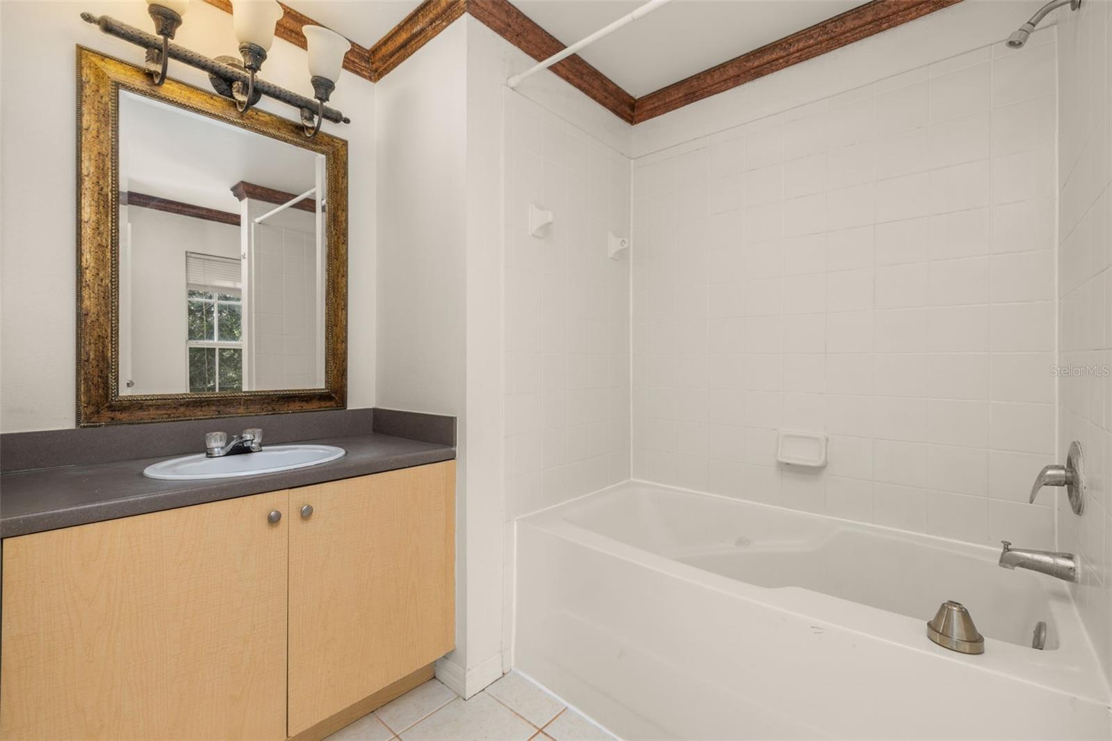 Image 18 of 55 For 1042 Waterside Drive