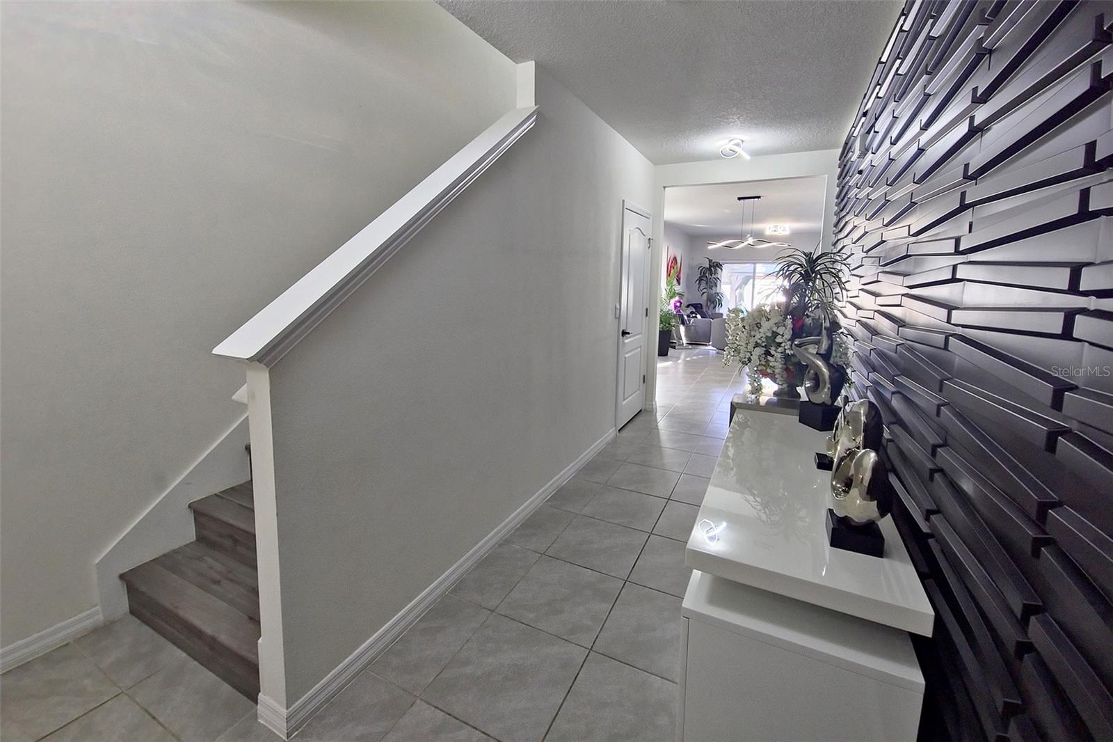 Image 3 of 43 For 1292 Cascades Avenue