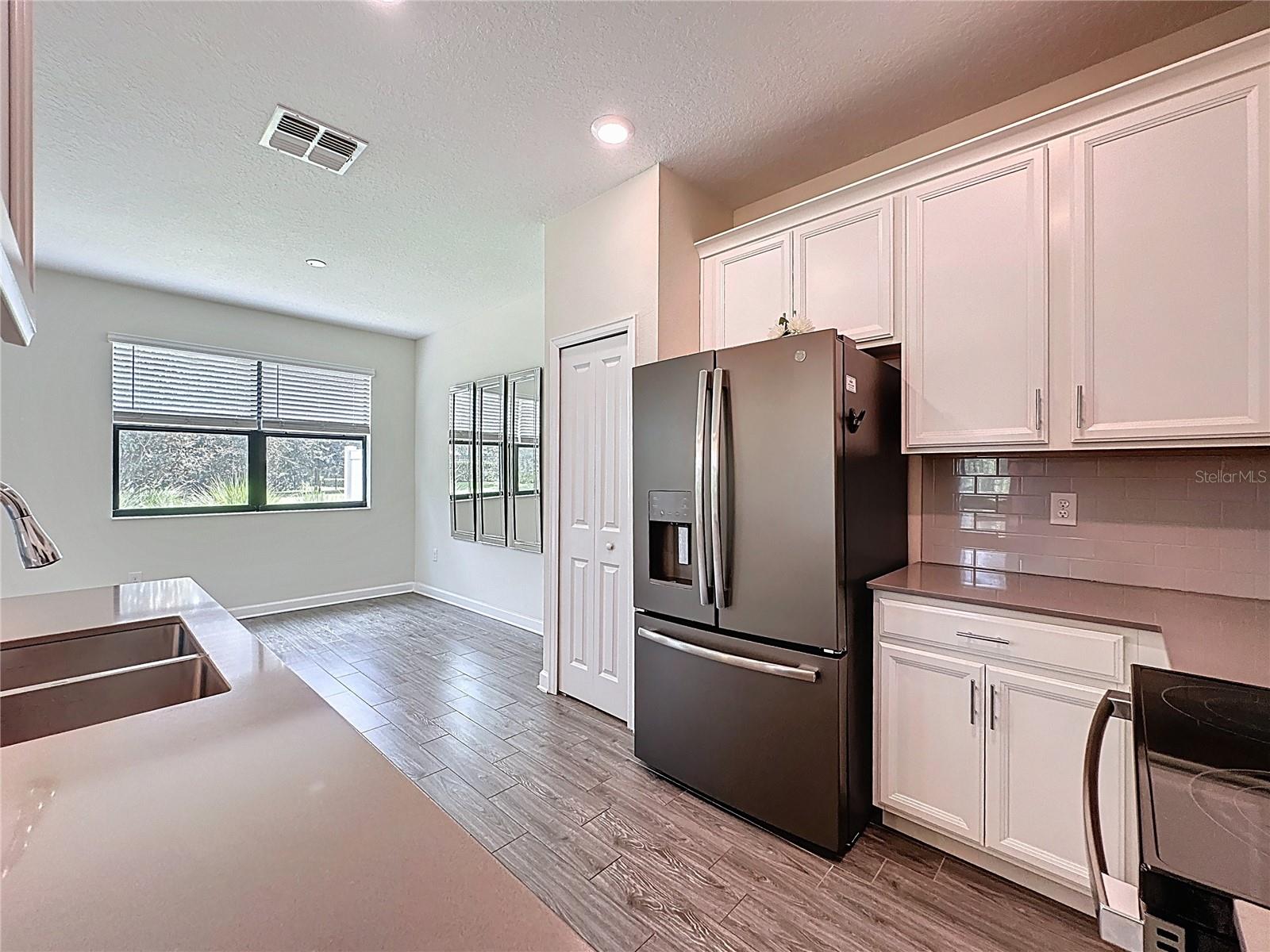 Image 9 of 42 For 1249 Royal St George Boulevard