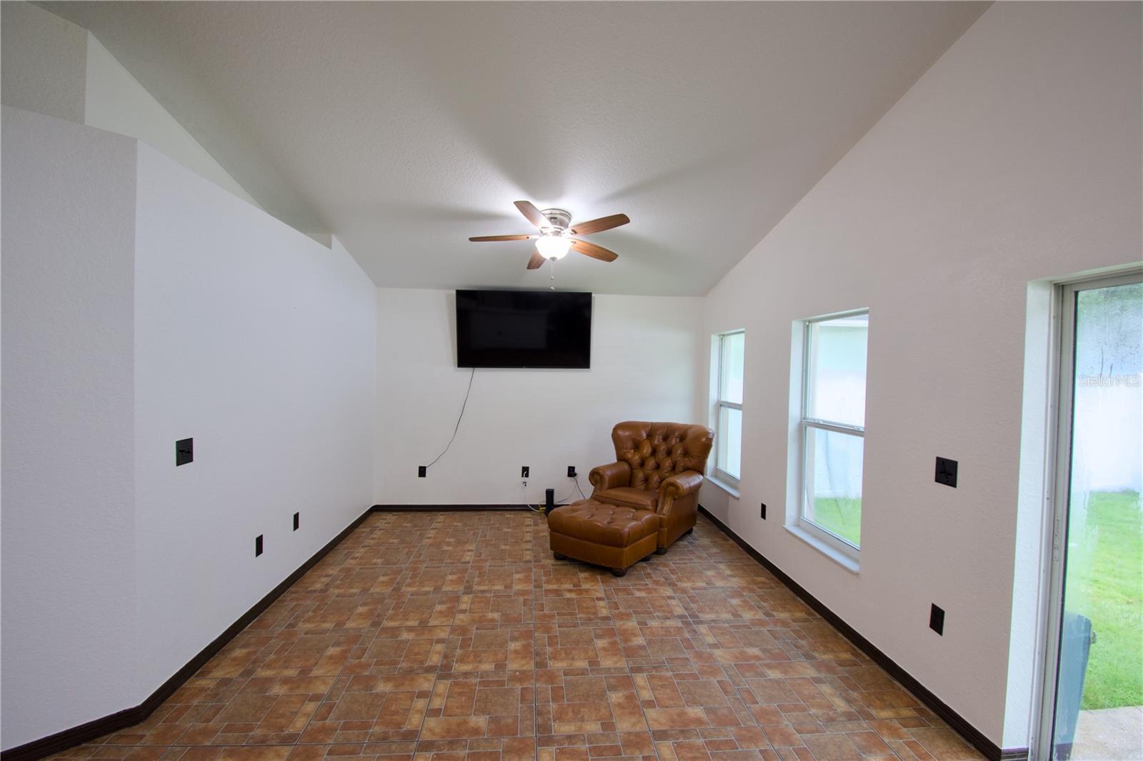Image 6 of 26 For 1821 Wallace Manor Lane