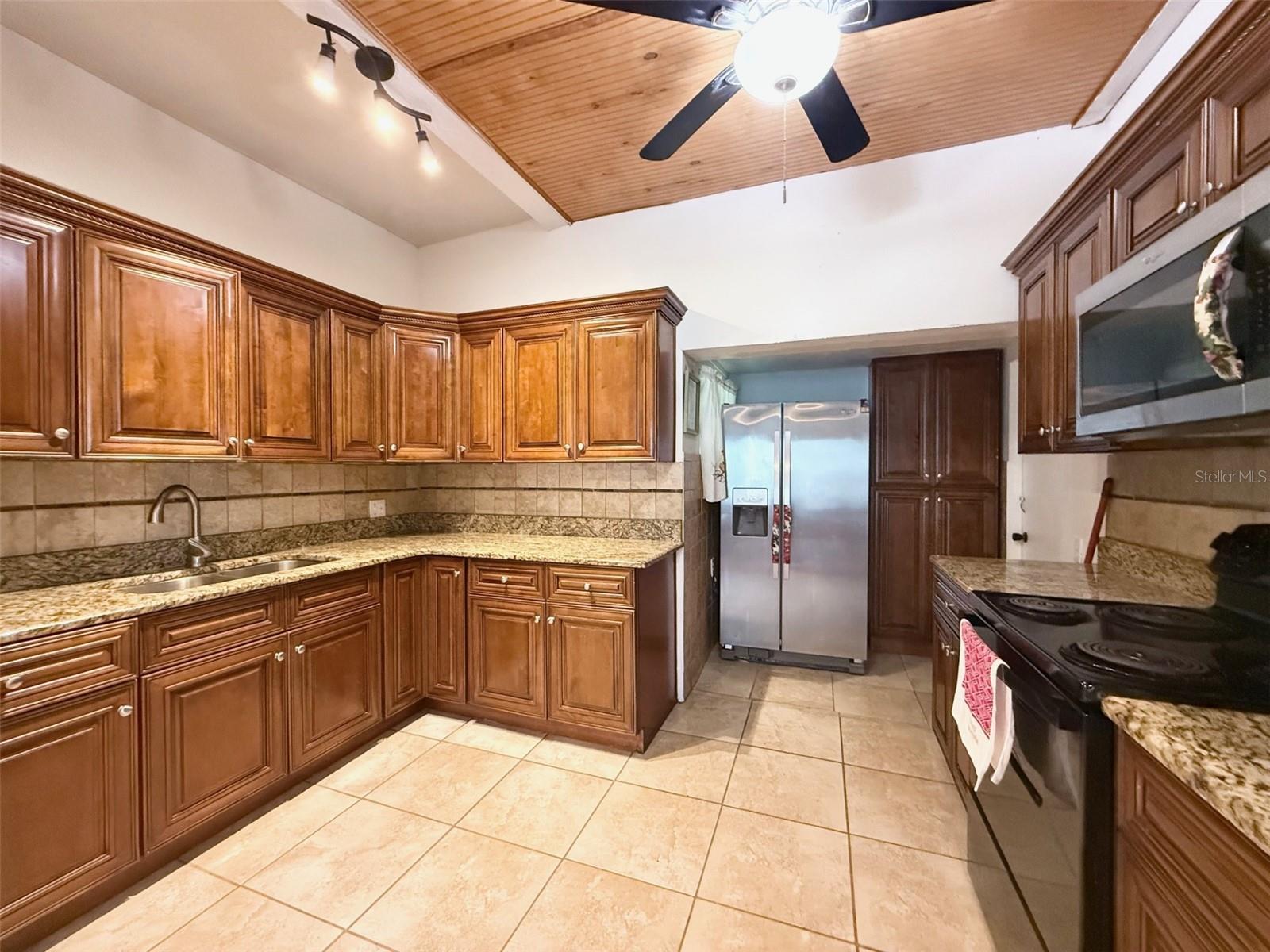 Image 5 of 21 For 5925 Dahlia Drive
