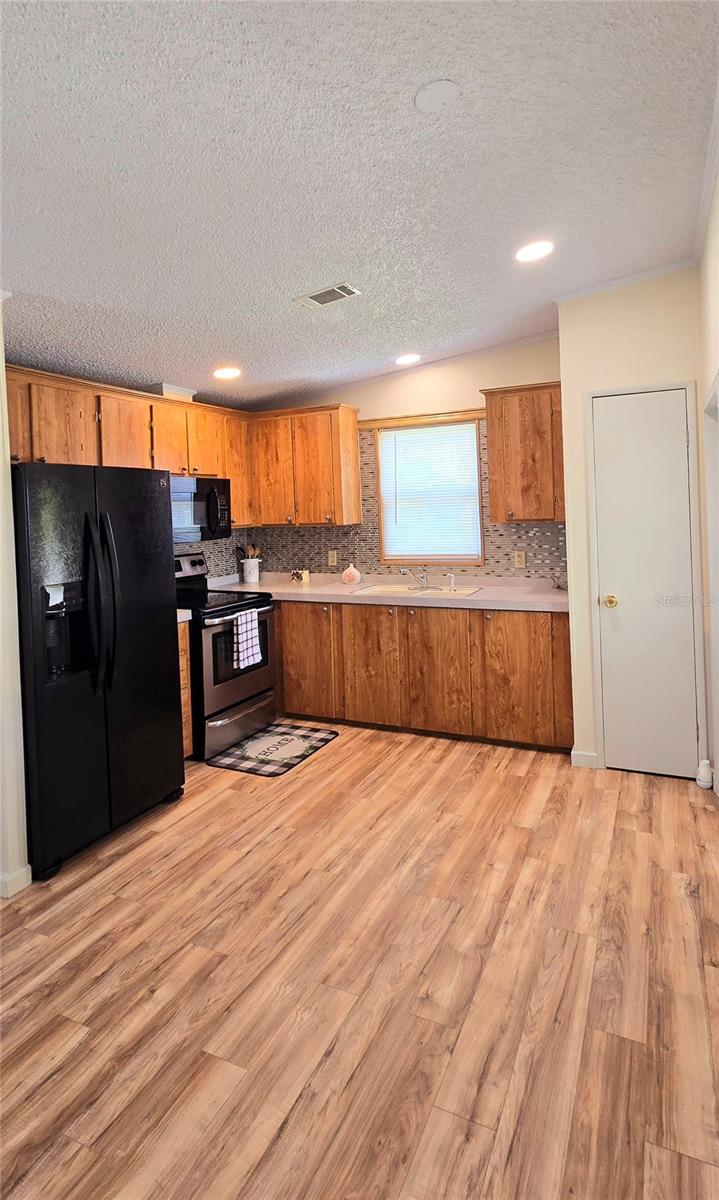 Image 14 of 29 For 50989 Highway 27  108