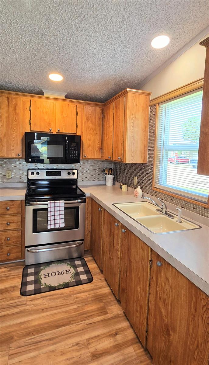 Image 7 of 29 For 50989 Highway 27  108