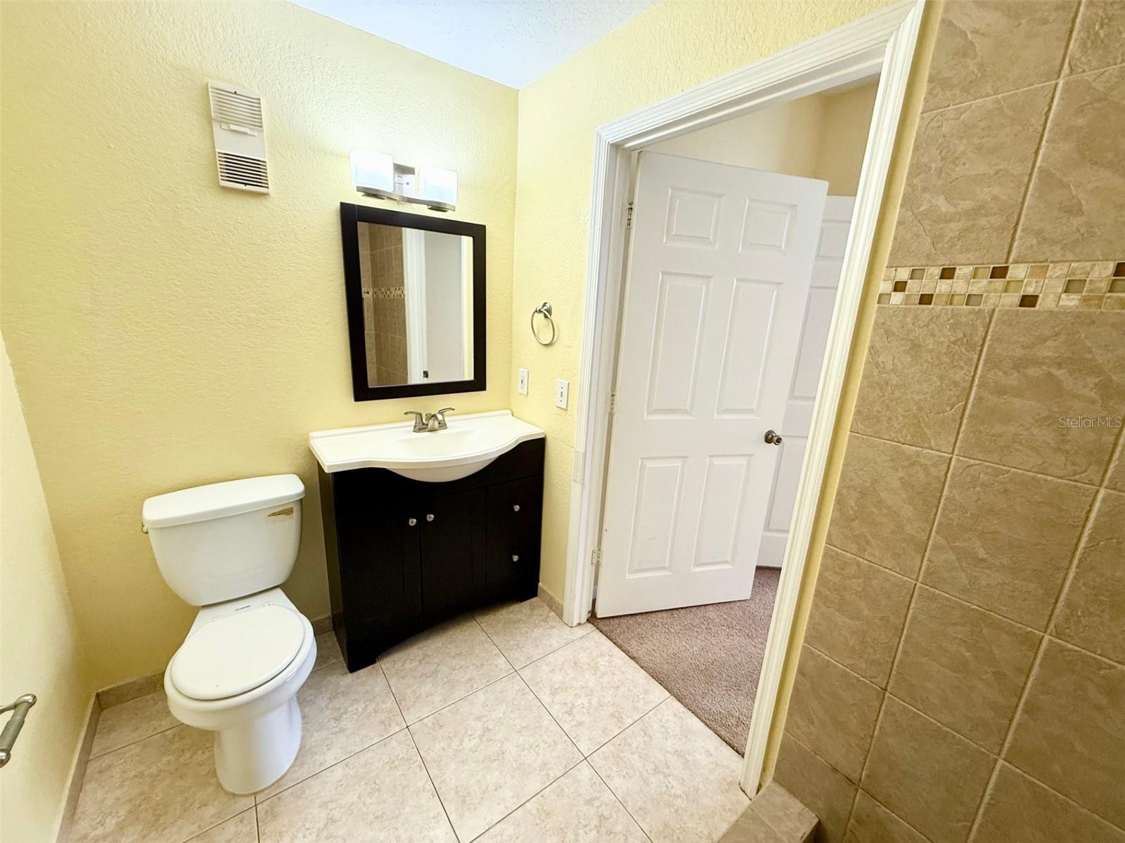 Image 11 of 17 For 13102 Mulberry Park Drive 917