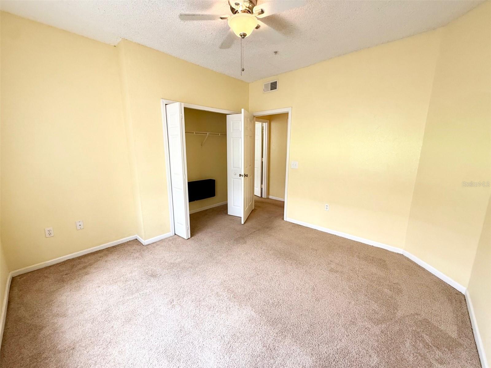 Image 12 of 17 For 13102 Mulberry Park Drive 917