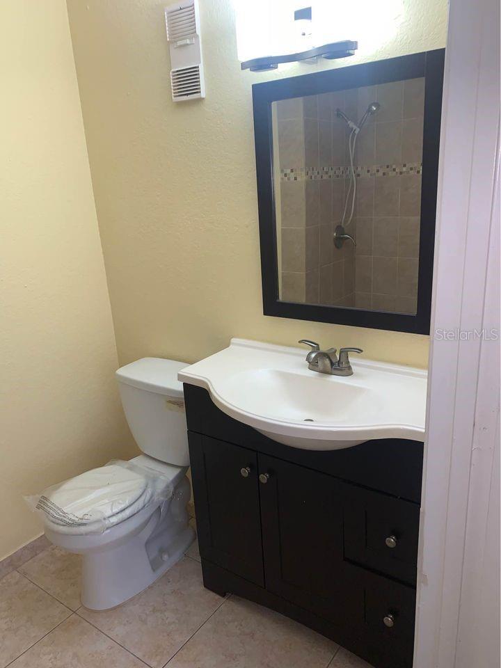Image 7 of 9 For 13102 Mulberry Park Drive 917