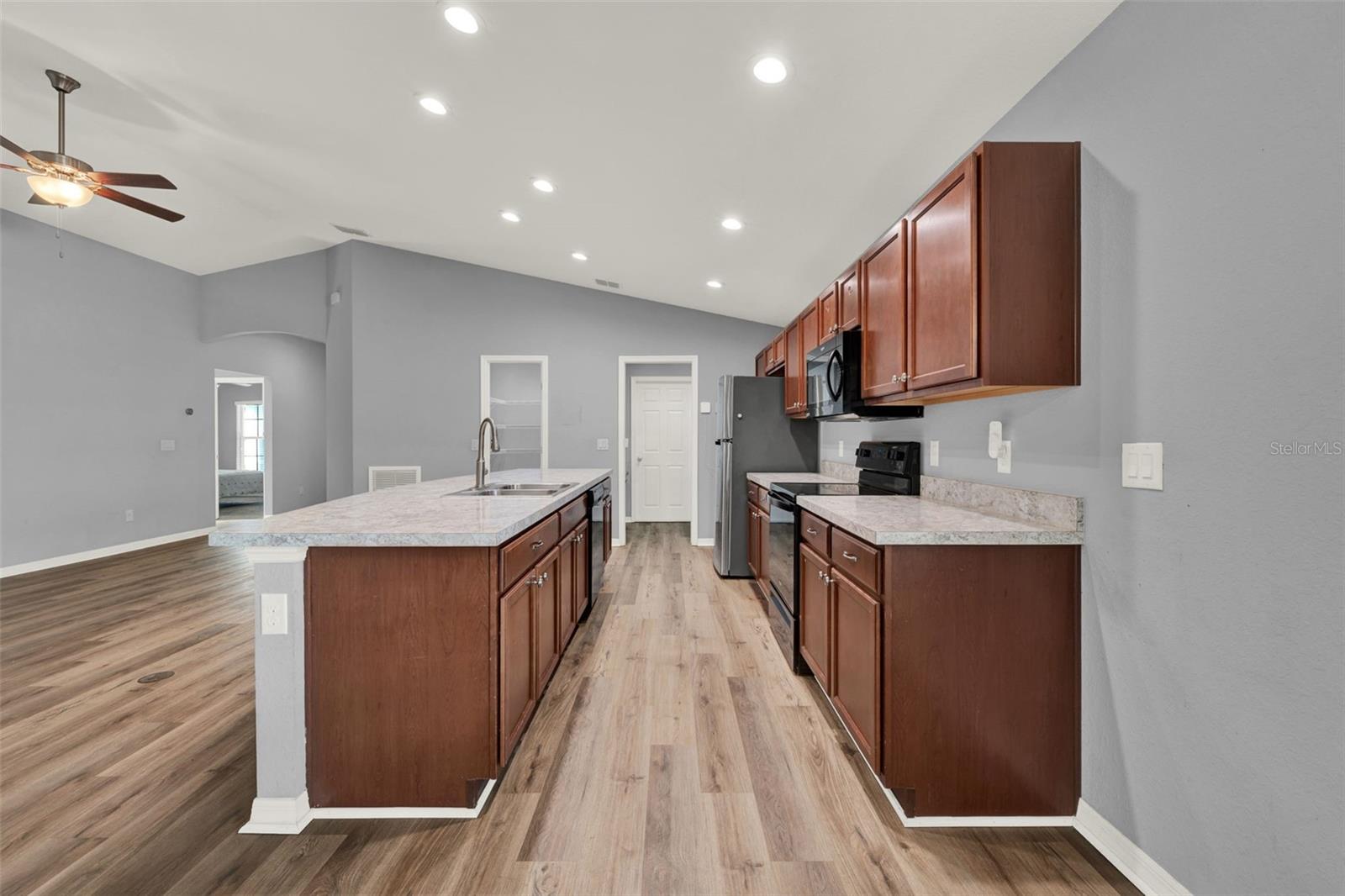 Image 7 of 20 For 4651 Calumet Drive