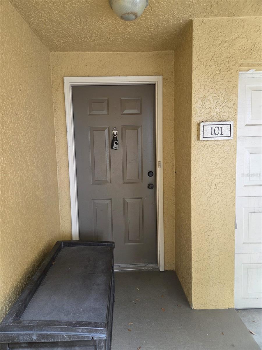 Image 2 of 20 For 6119 Metrowest Boulevard 101