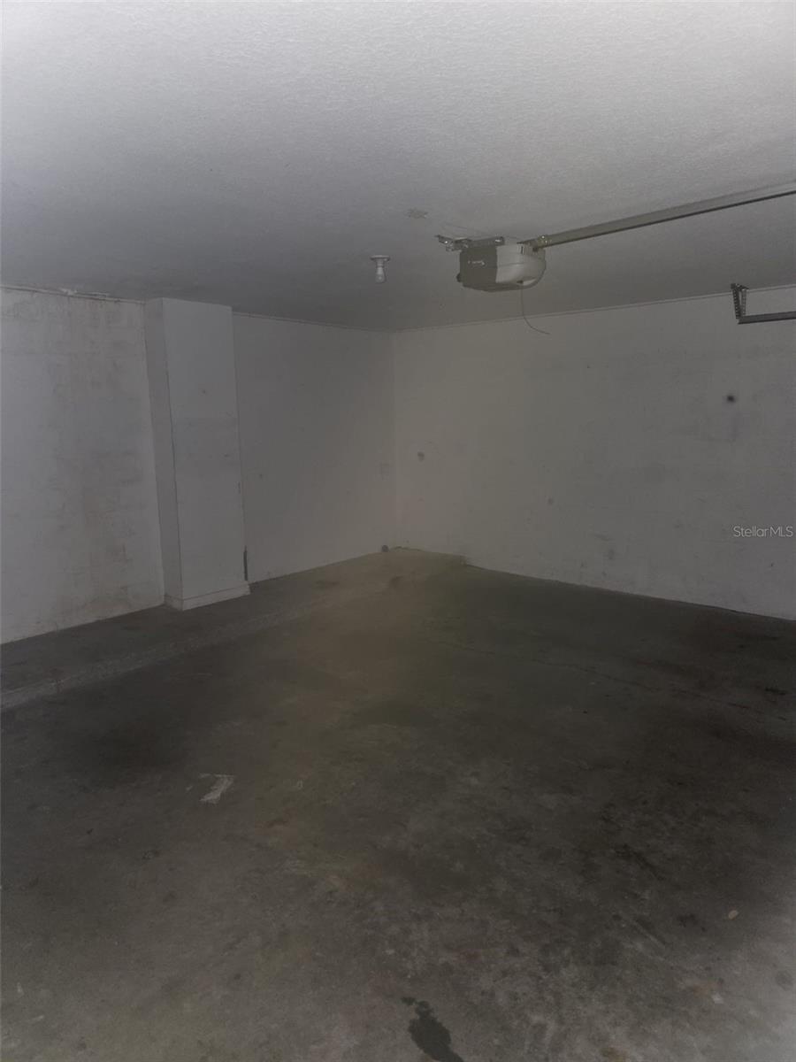 Image 4 of 20 For 6119 Metrowest Boulevard 101