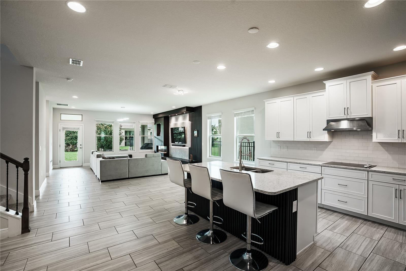 Image 7 of 32 For 15641 Shore Walk Drive