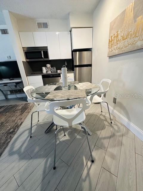 Image 3 of 14 For 3100 Parkway Boulevard 316