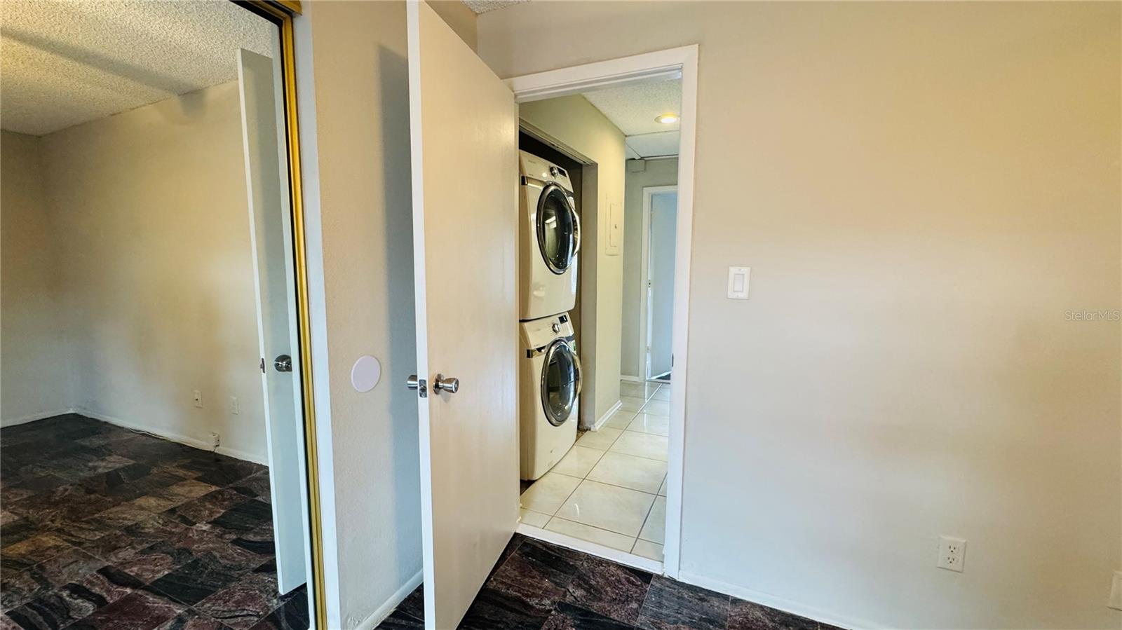 Image 21 of 24 For 4415 Pinebark Avenue 4