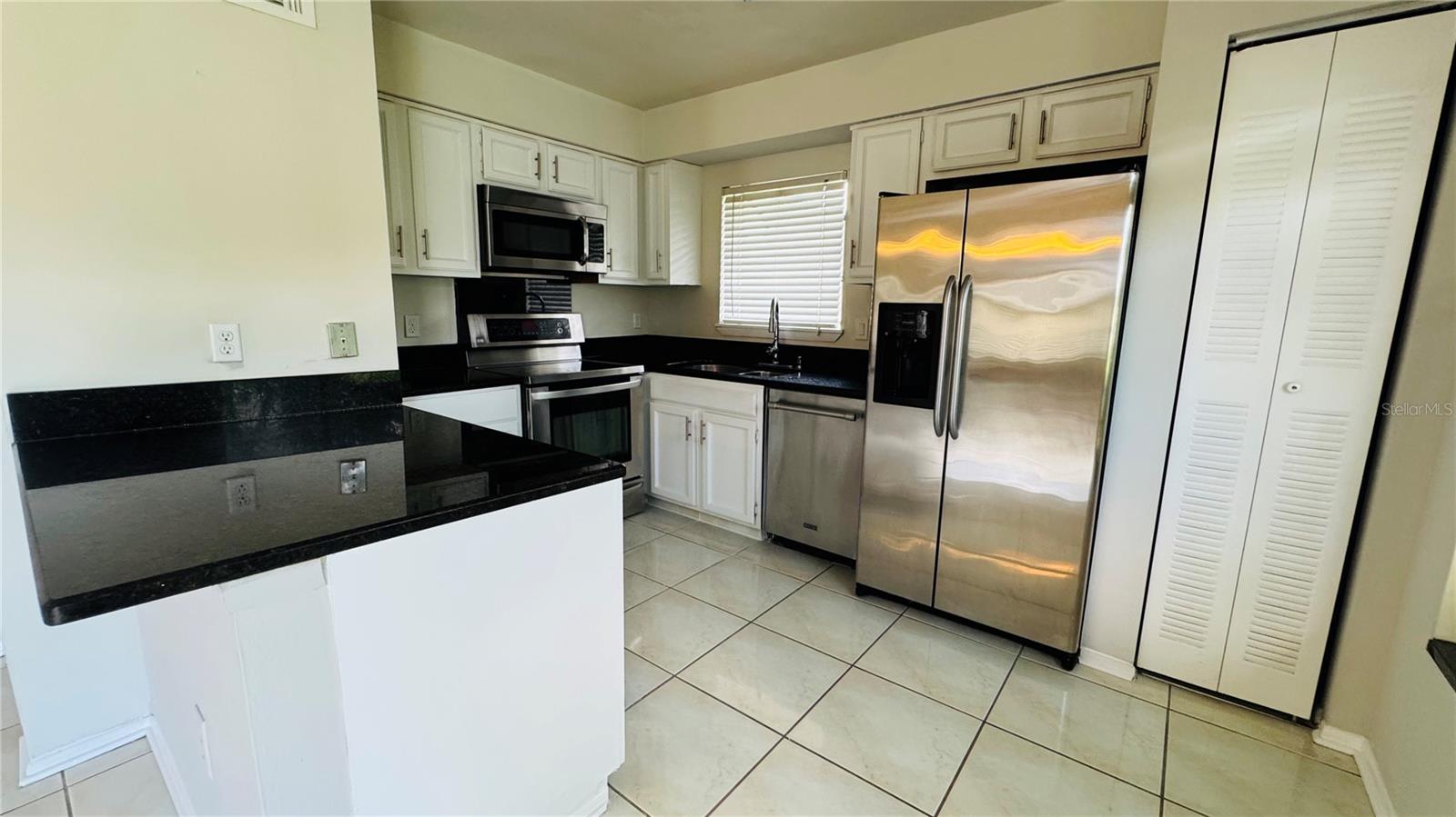 Image 5 of 24 For 4415 Pinebark Avenue 4