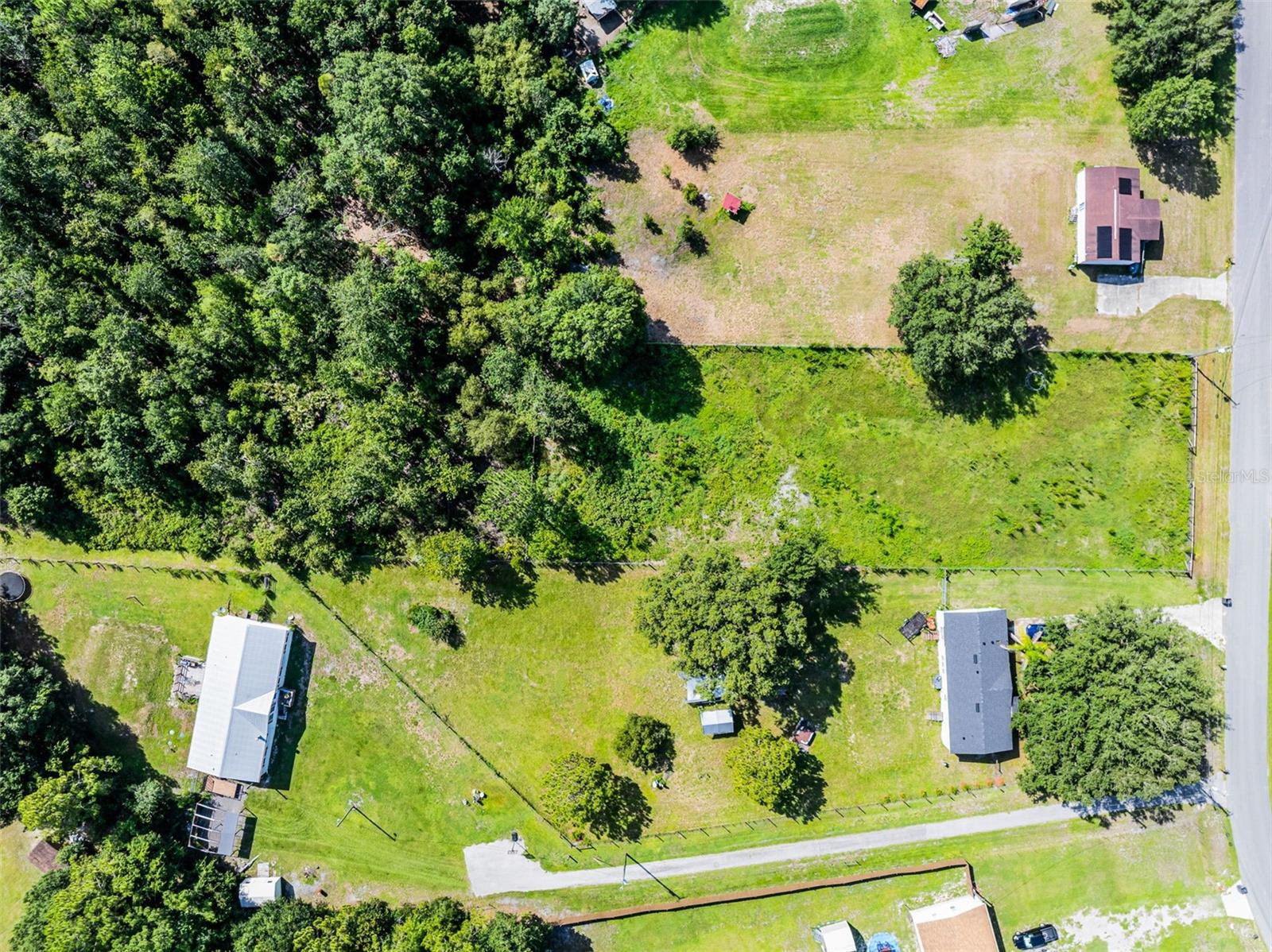Image 17 of 18 For 909 Saddlewood Boulevard