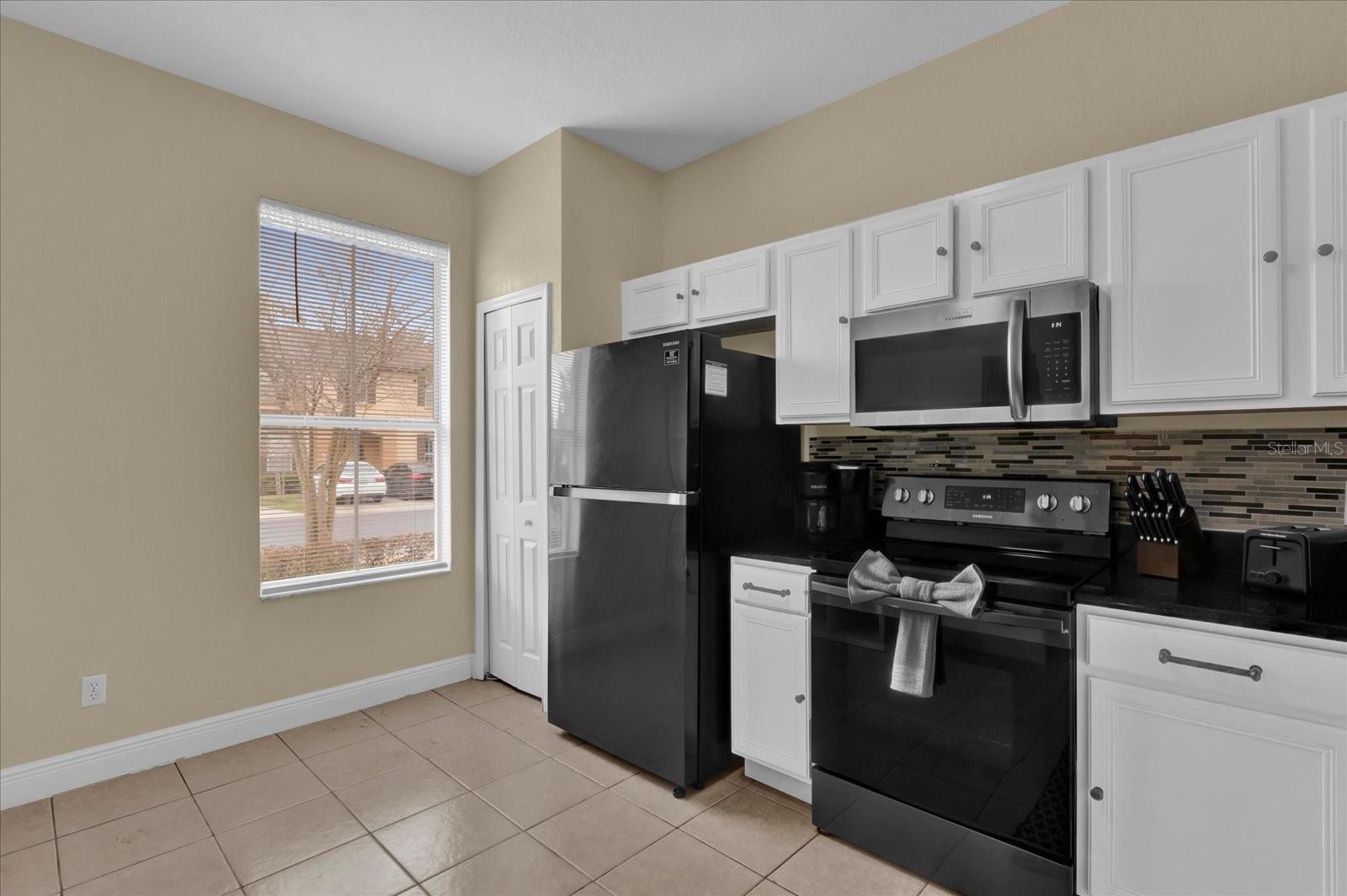 Image 8 of 39 For 2234 Calabria Avenue