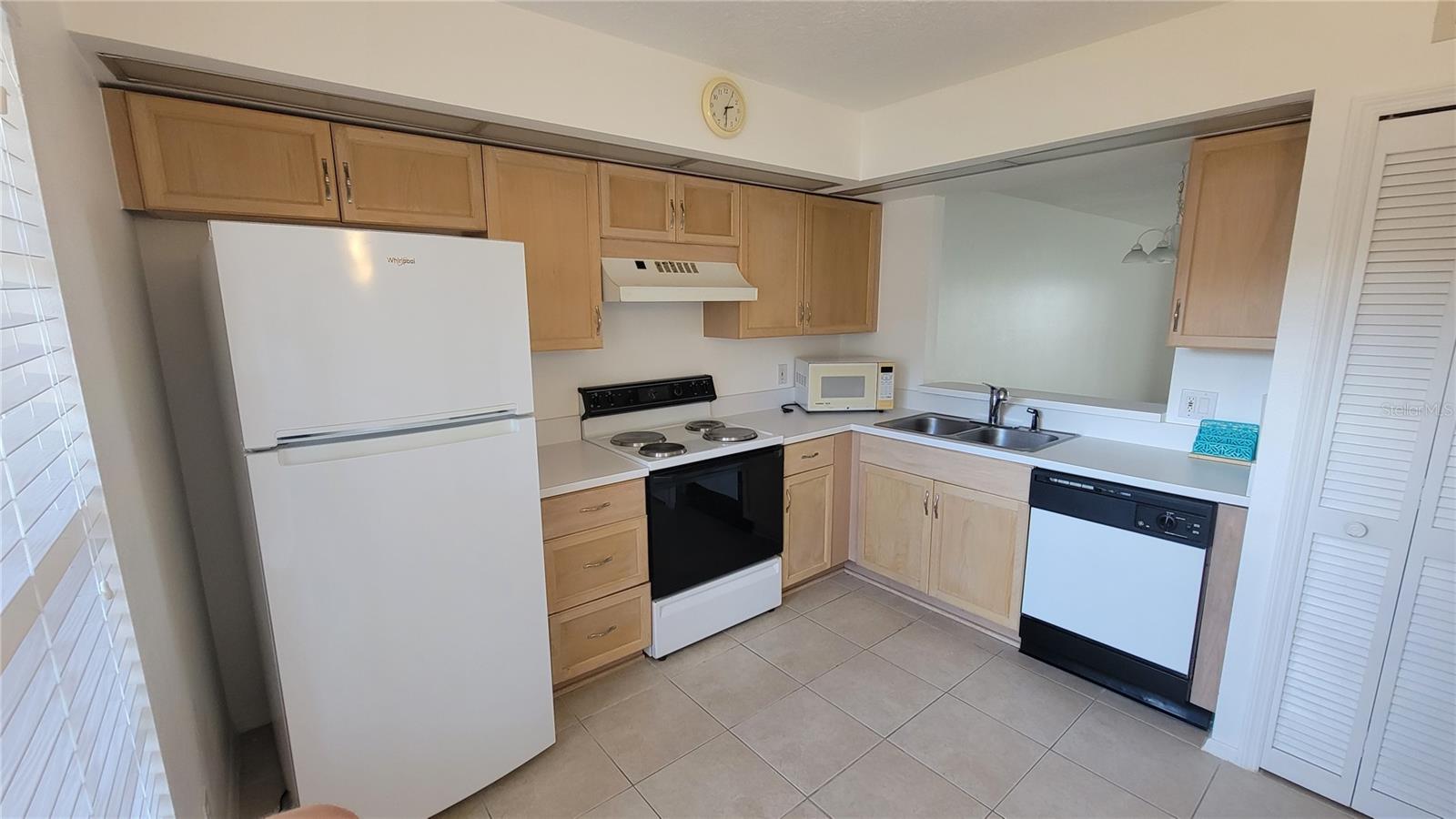 Image 4 of 9 For 13828 Timberbrooke Drive 102