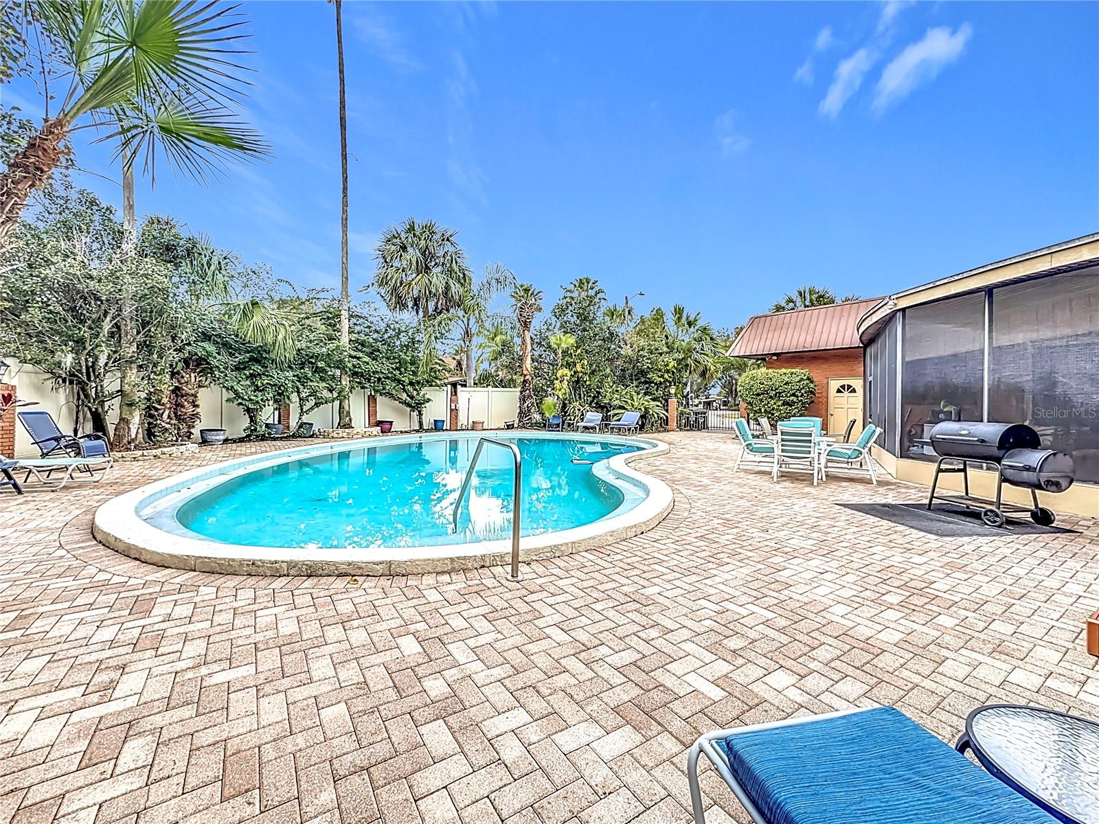 Image 27 of 56 For 6 Palm Way 