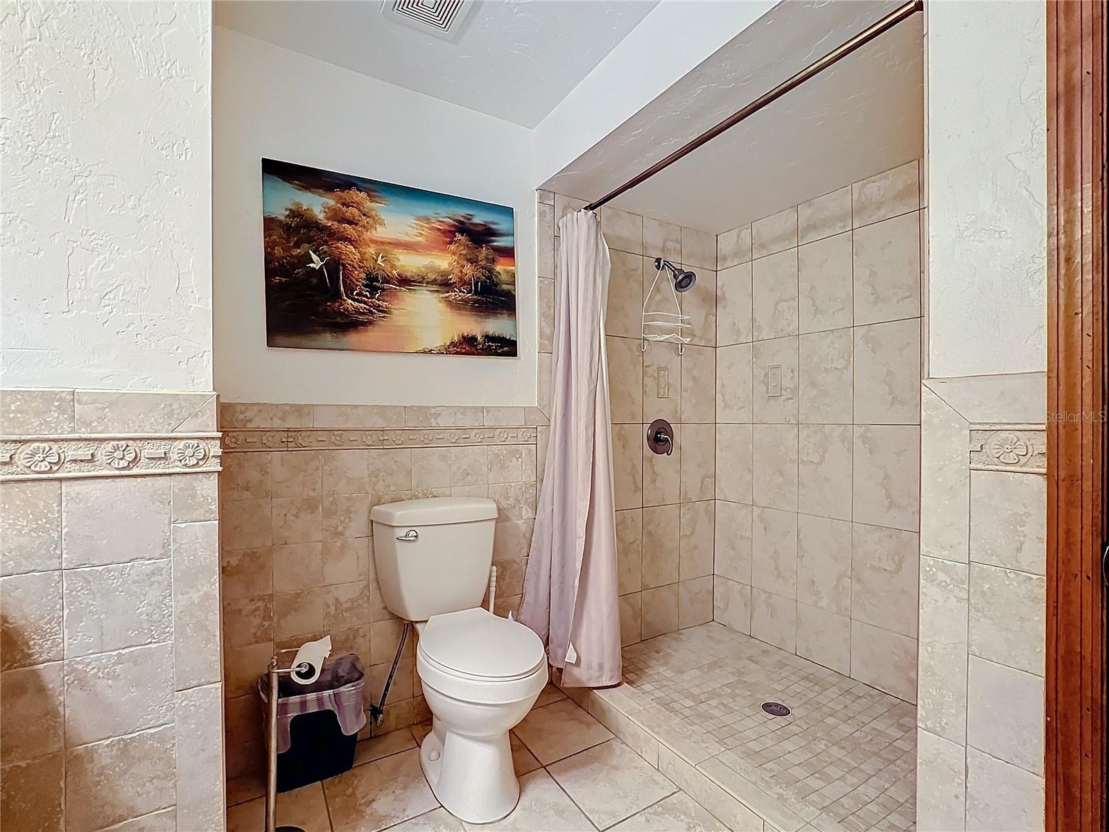 Image 34 of 56 For 6 Palm Way 