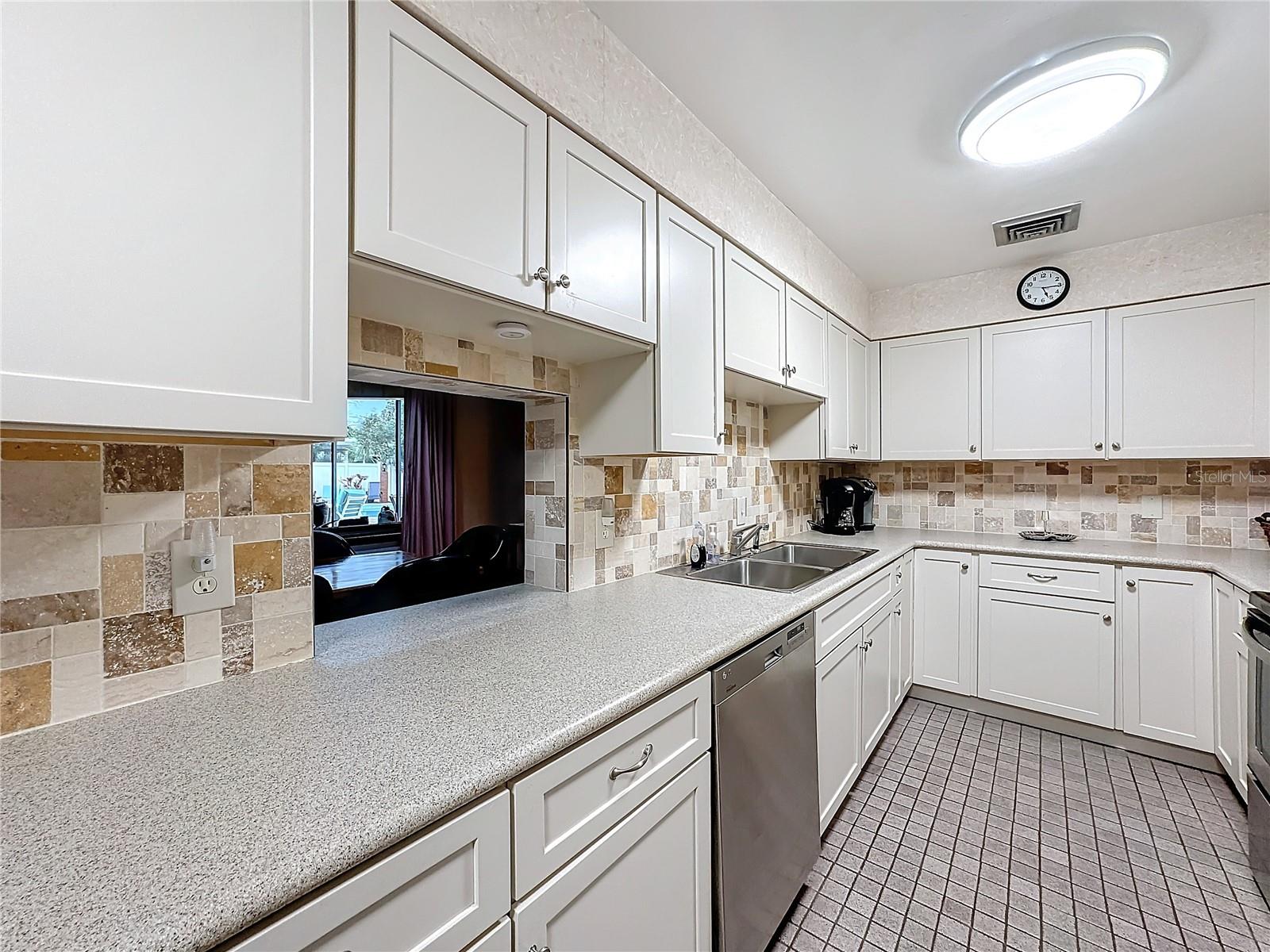 Image 9 of 56 For 6 Palm Way 
