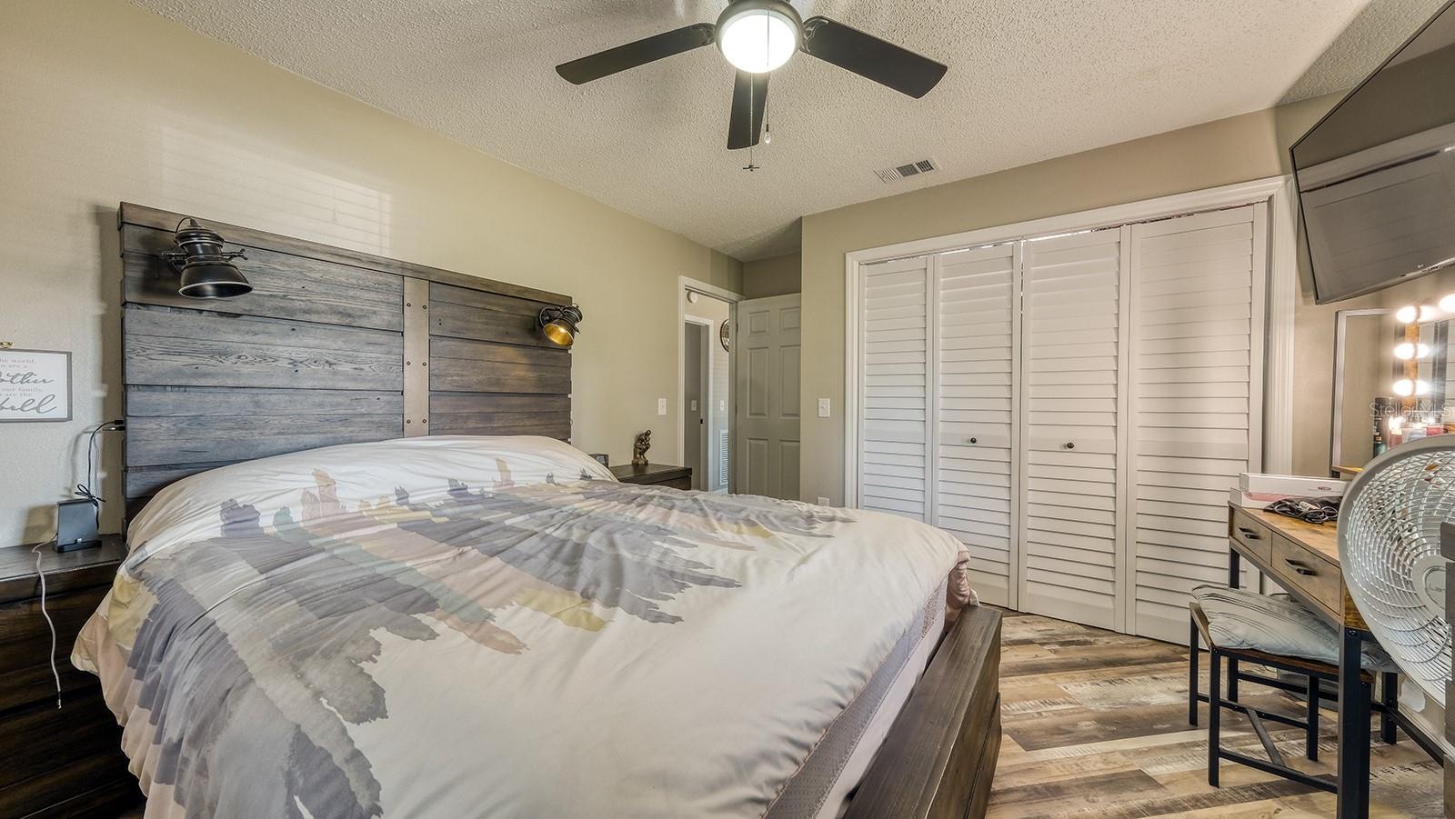 Image 7 of 20 For 2122 Lake Boulevard