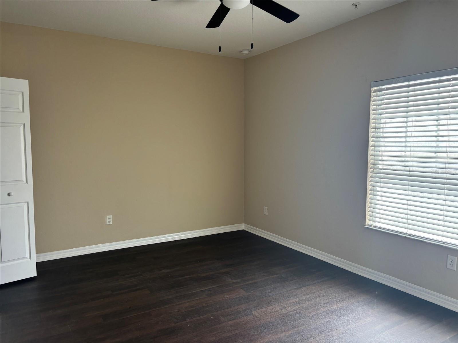 Image 10 of 16 For 2316 Grand Central Parkway 14