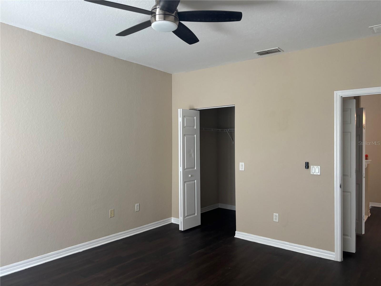 Image 12 of 16 For 2316 Grand Central Parkway 14