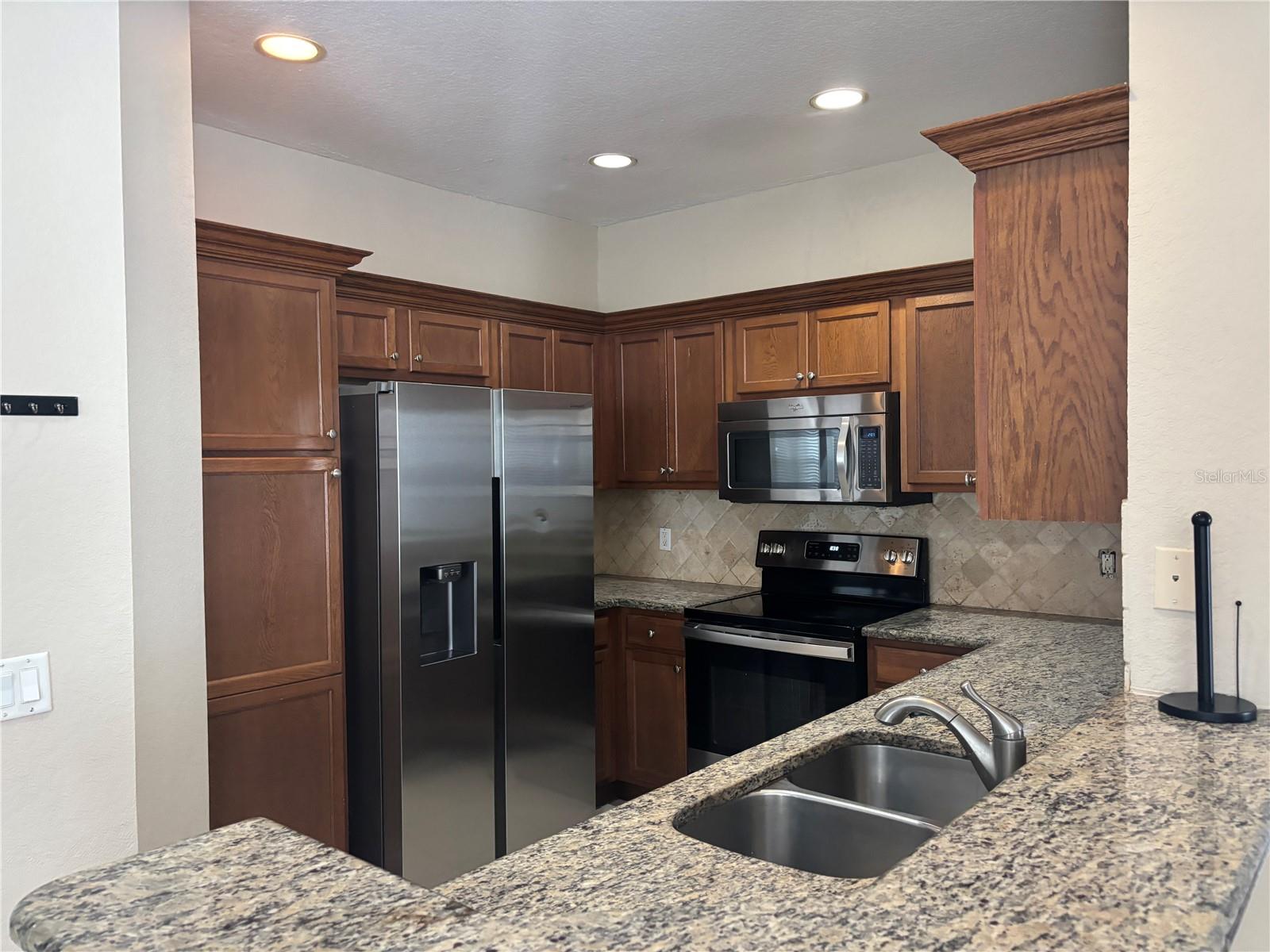 Image 8 of 16 For 2316 Grand Central Parkway 14