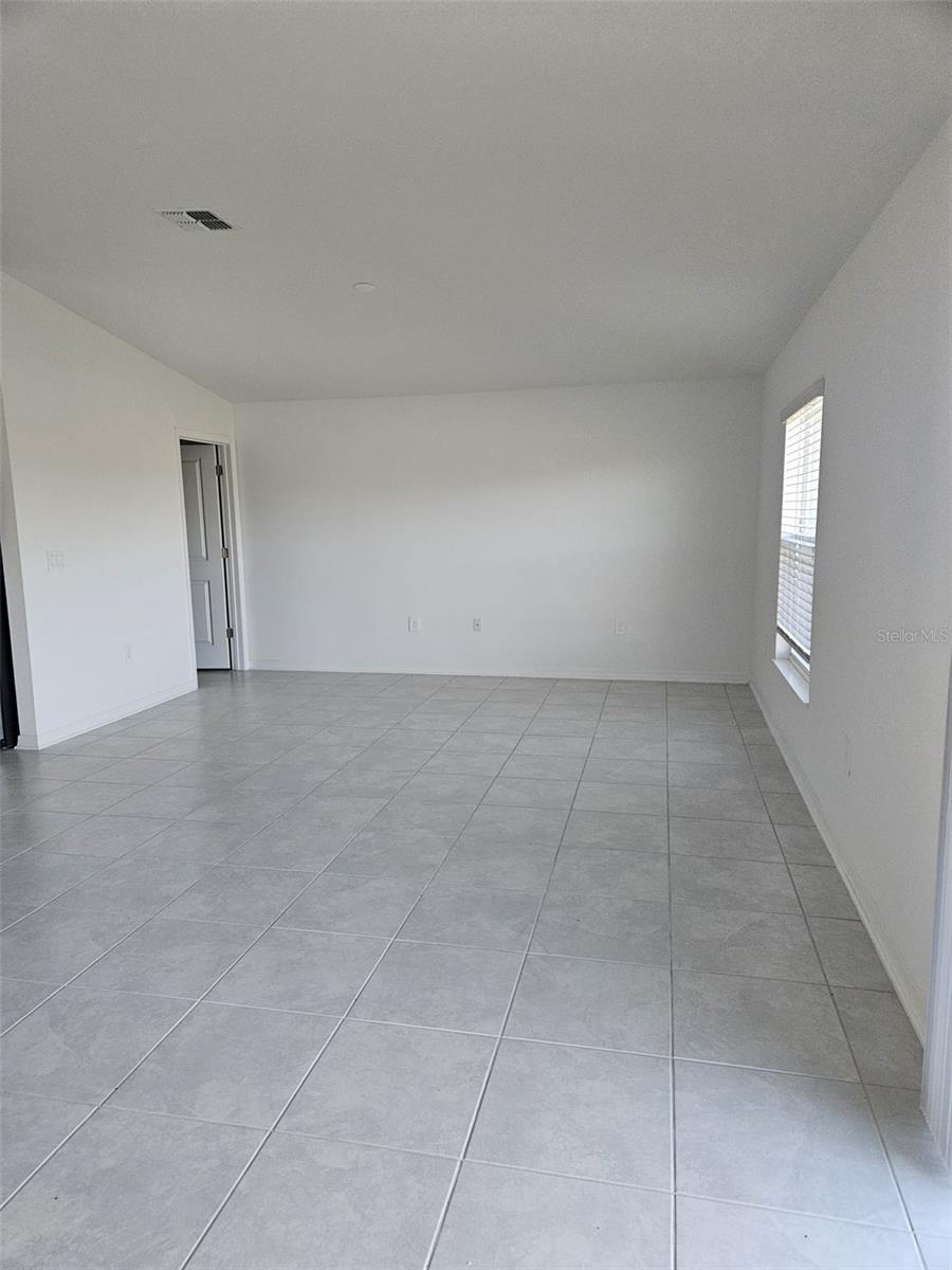Image 3 of 14 For 914 Cattleman Street