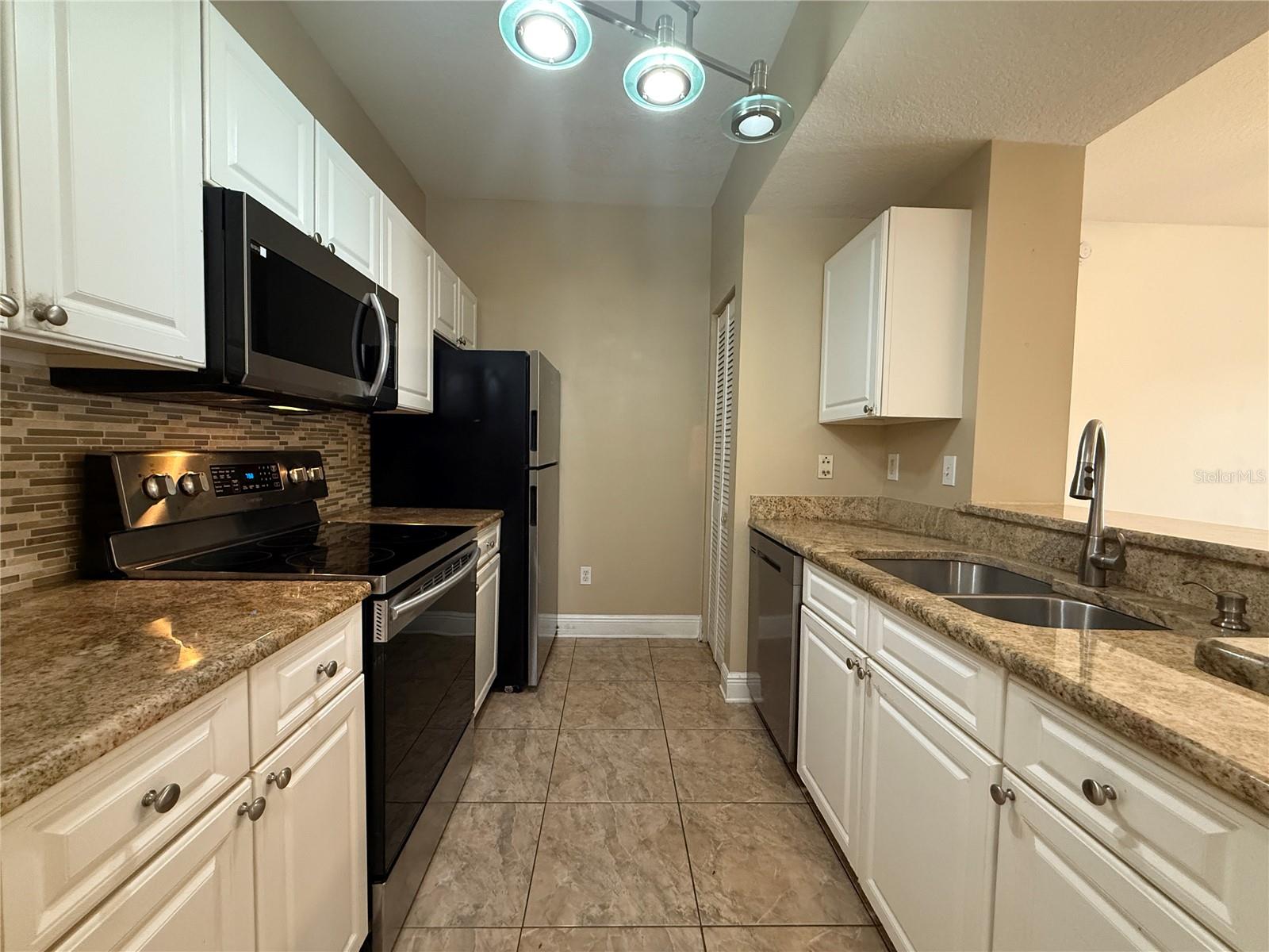 Image 9 of 17 For 14304 Fredricksburg Drive 417