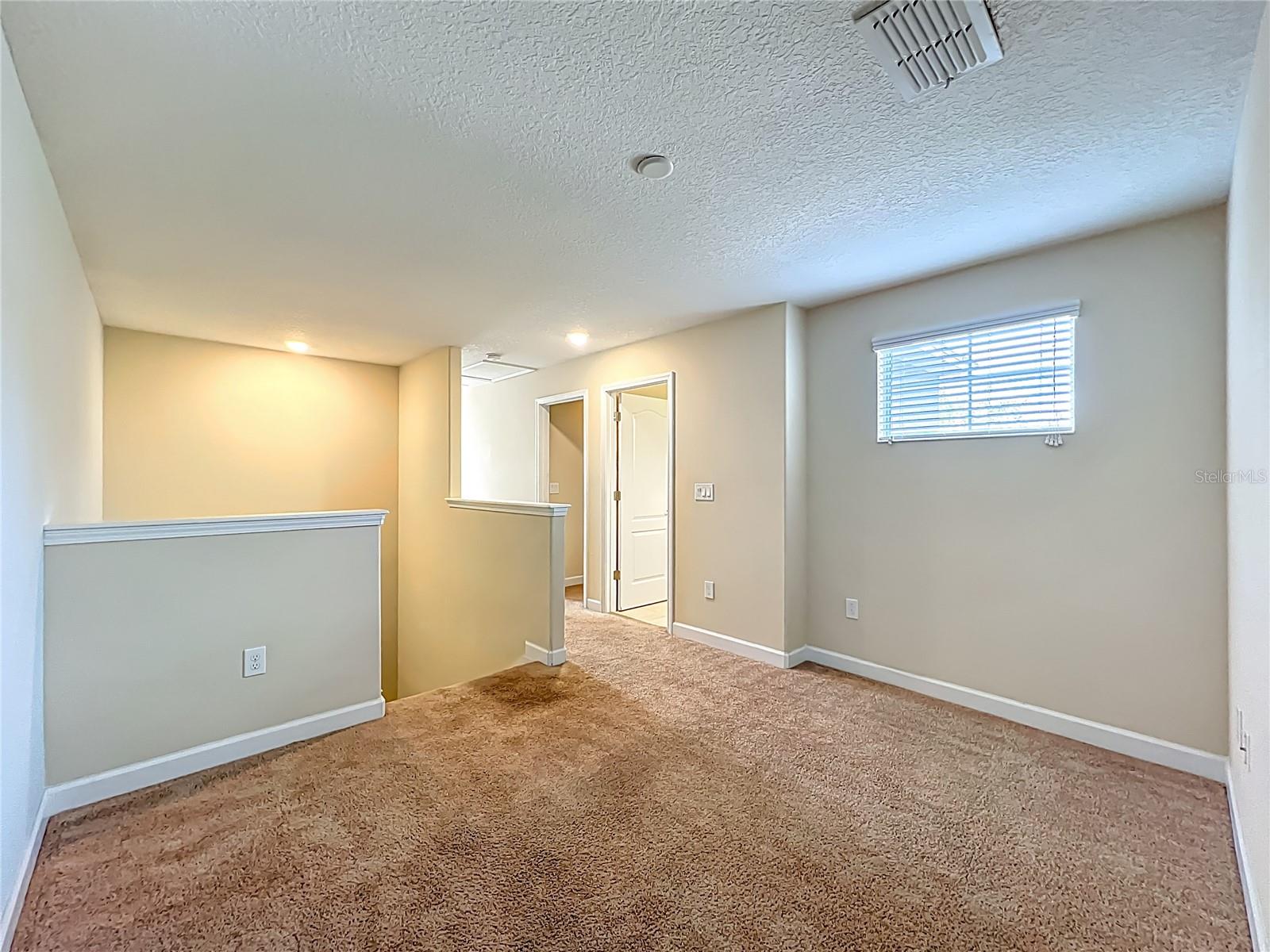 Image 36 of 53 For 15150 Evergreen Oak Loop