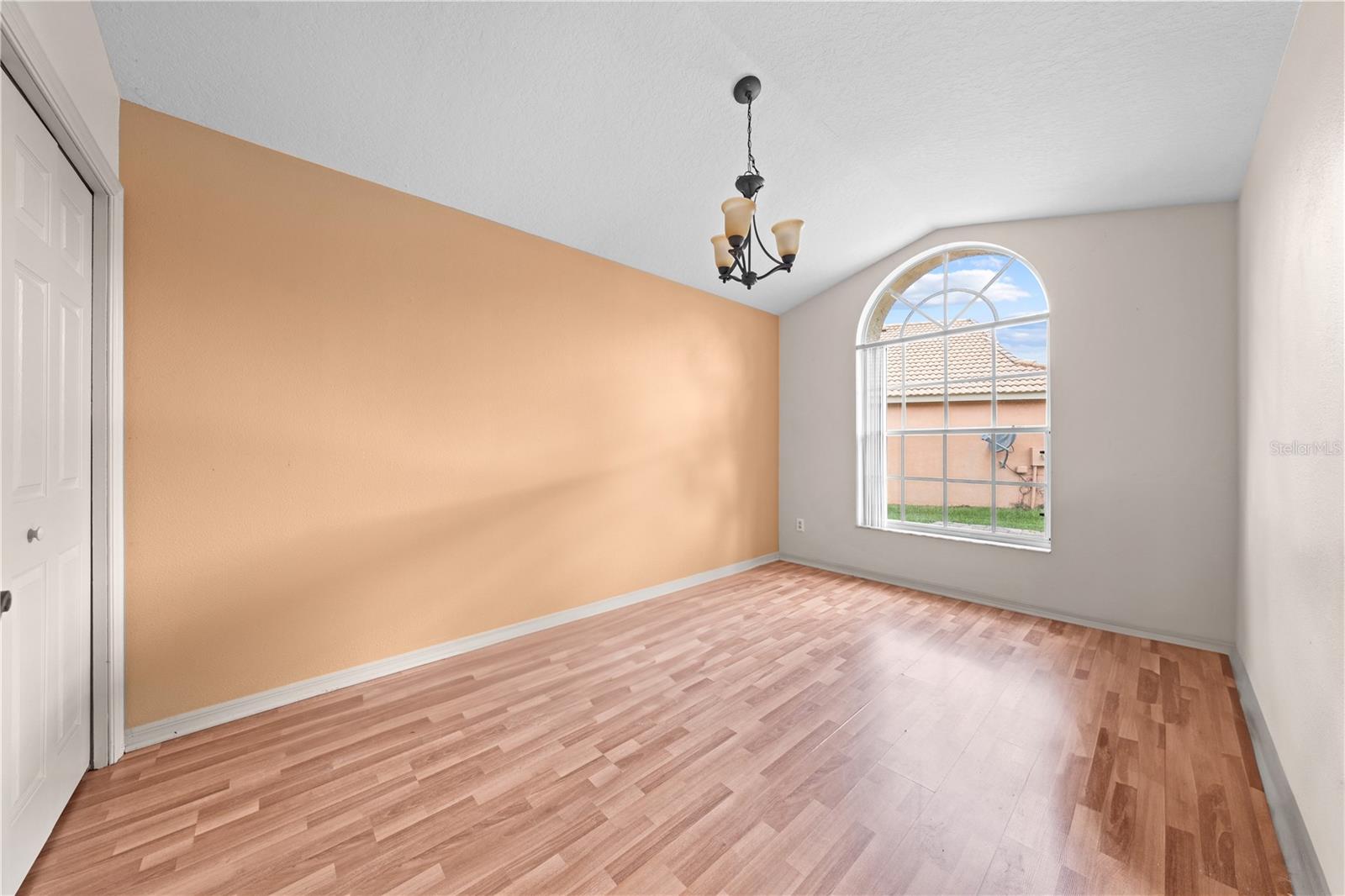 Image 20 of 42 For 608 Maple Forest Drive