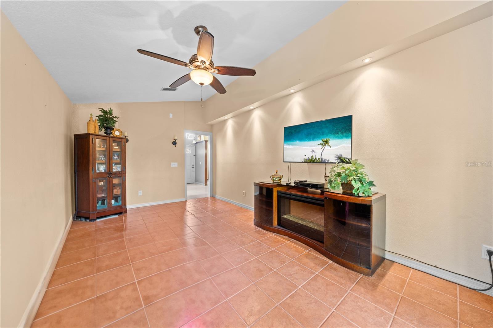 Image 22 of 42 For 608 Maple Forest Drive