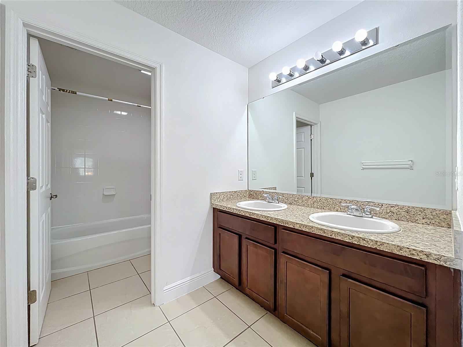 Image 36 of 44 For 14481 Breakwater Way