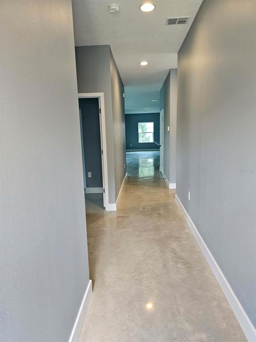 Image 4 of 15 For 785 Giblin Avenue Sw