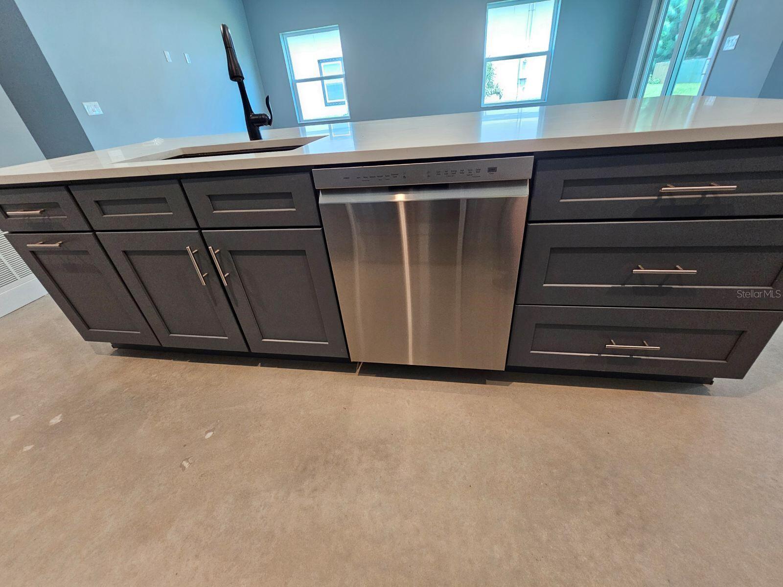 Image 6 of 15 For 785 Giblin Avenue Sw