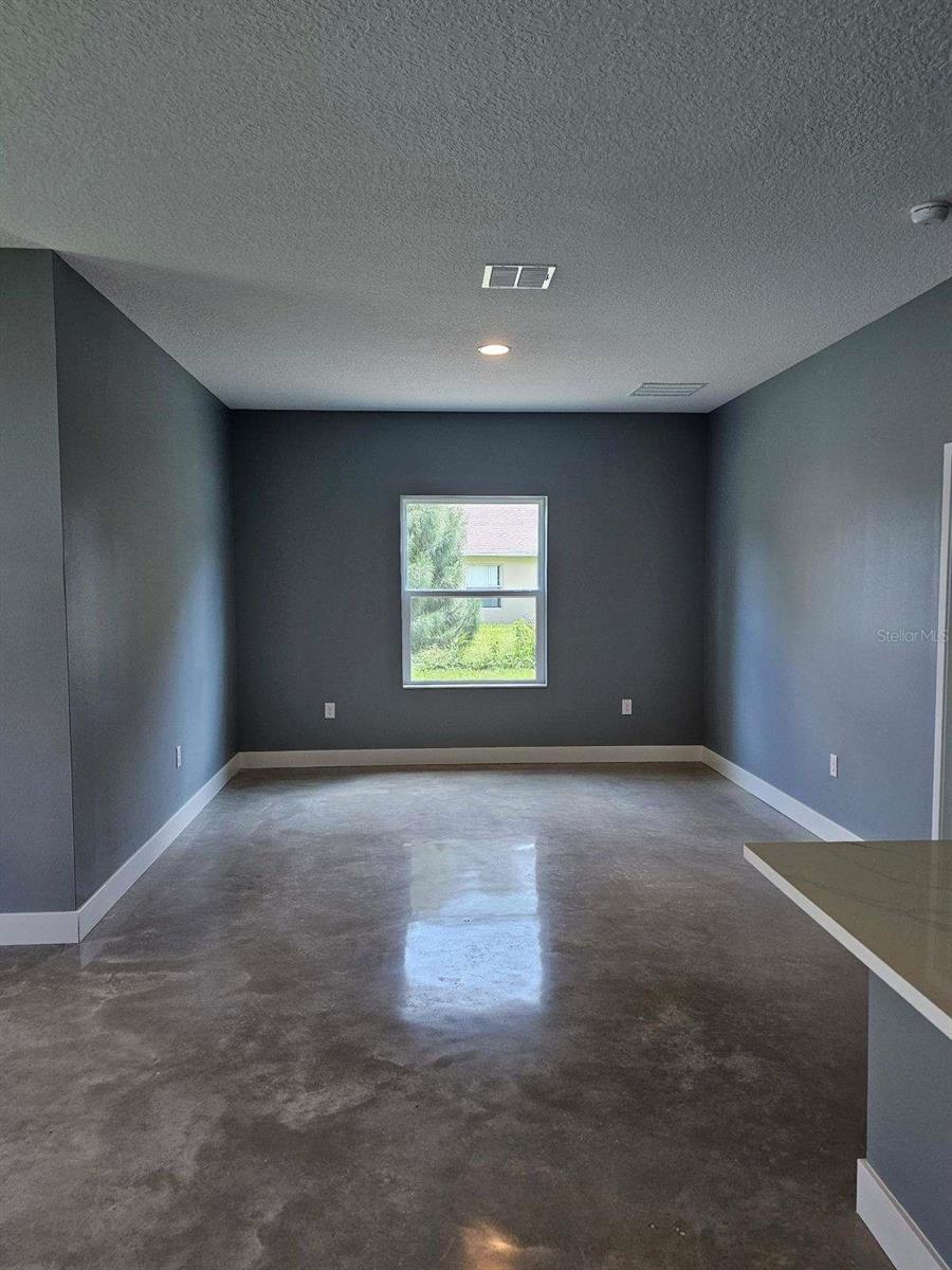 Image 8 of 15 For 785 Giblin Avenue Sw