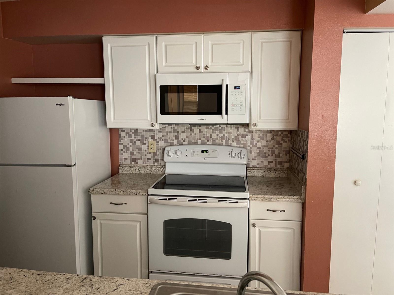 Image 3 of 8 For 3016 Parkway Boulevard 303