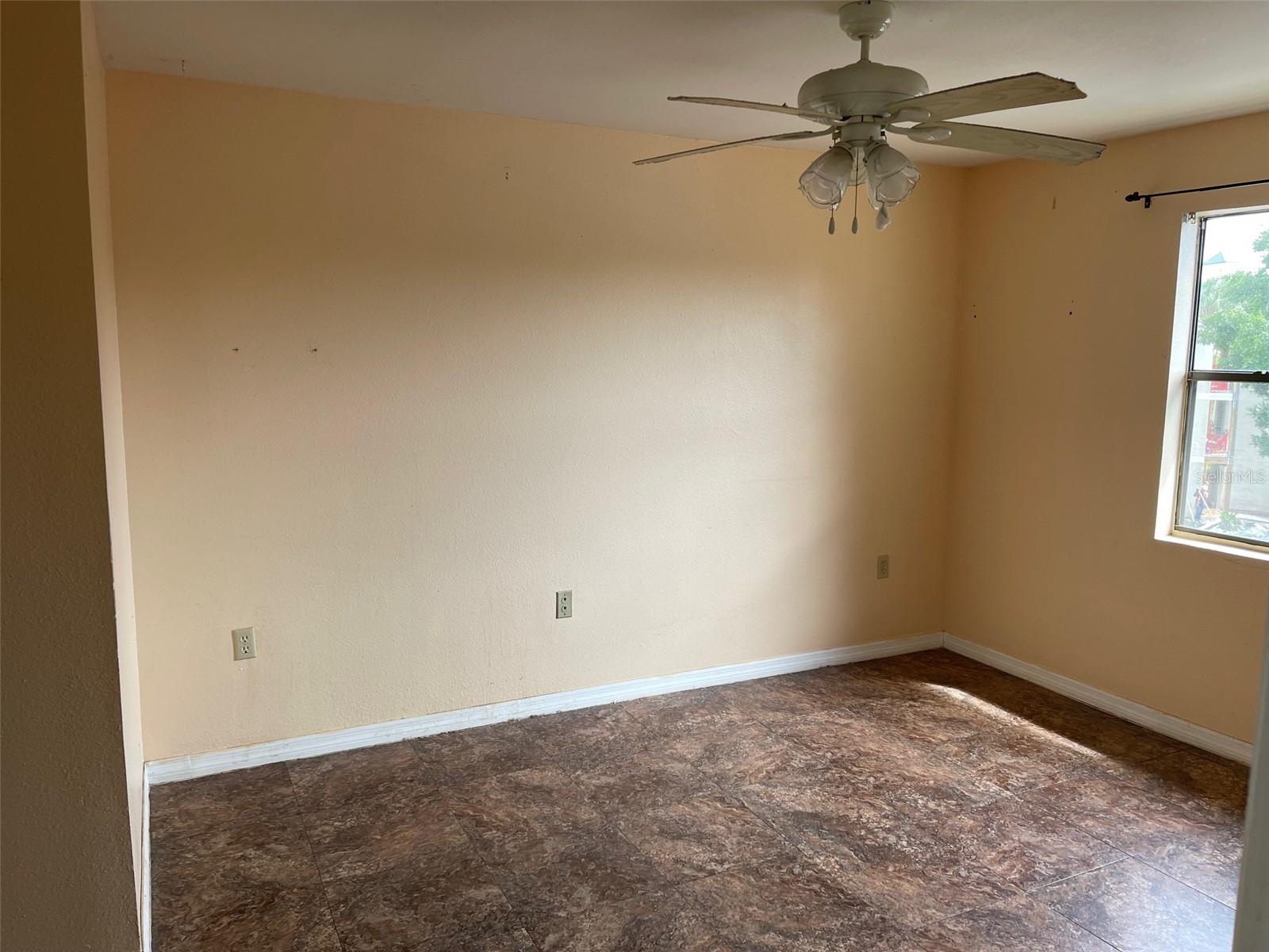 Image 5 of 8 For 3016 Parkway Boulevard 303