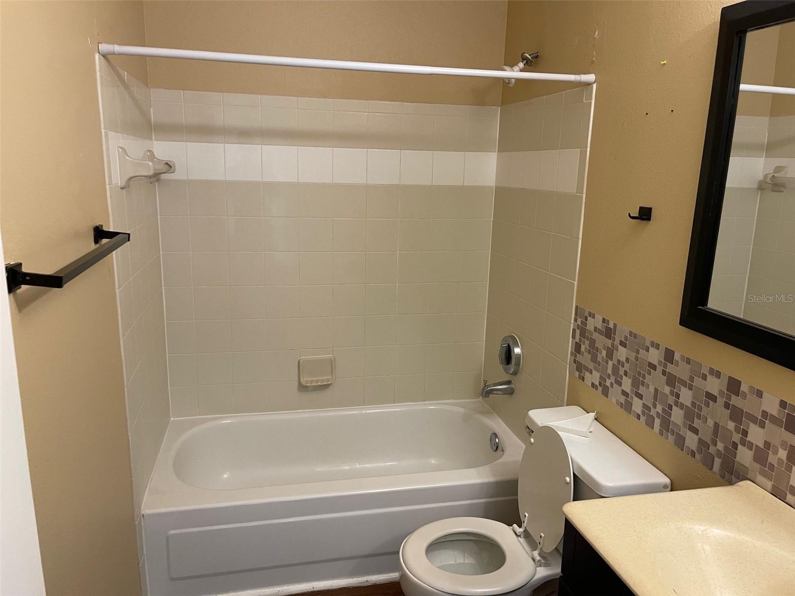 Image 8 of 8 For 3016 Parkway Boulevard 303