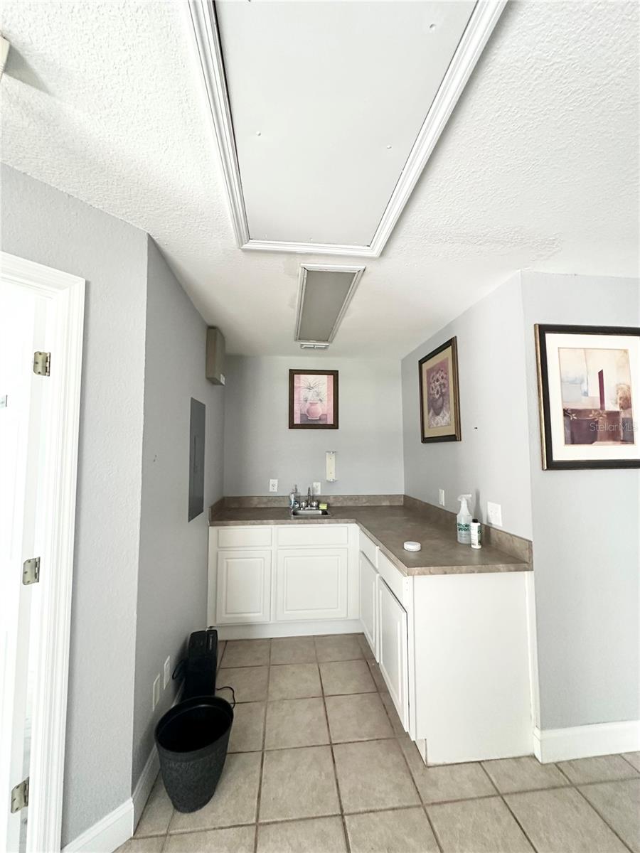 Image 5 of 10 For 112 Clyde Avenue