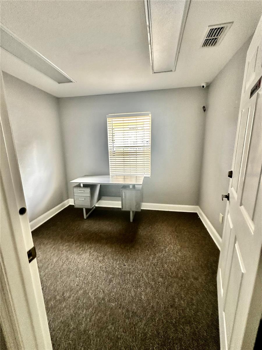 Image 6 of 10 For 112 Clyde Avenue