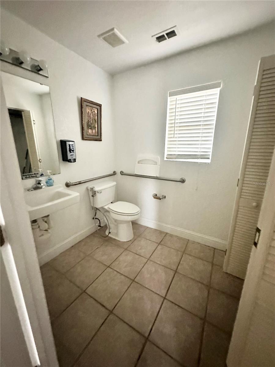 Image 9 of 10 For 112 Clyde Avenue