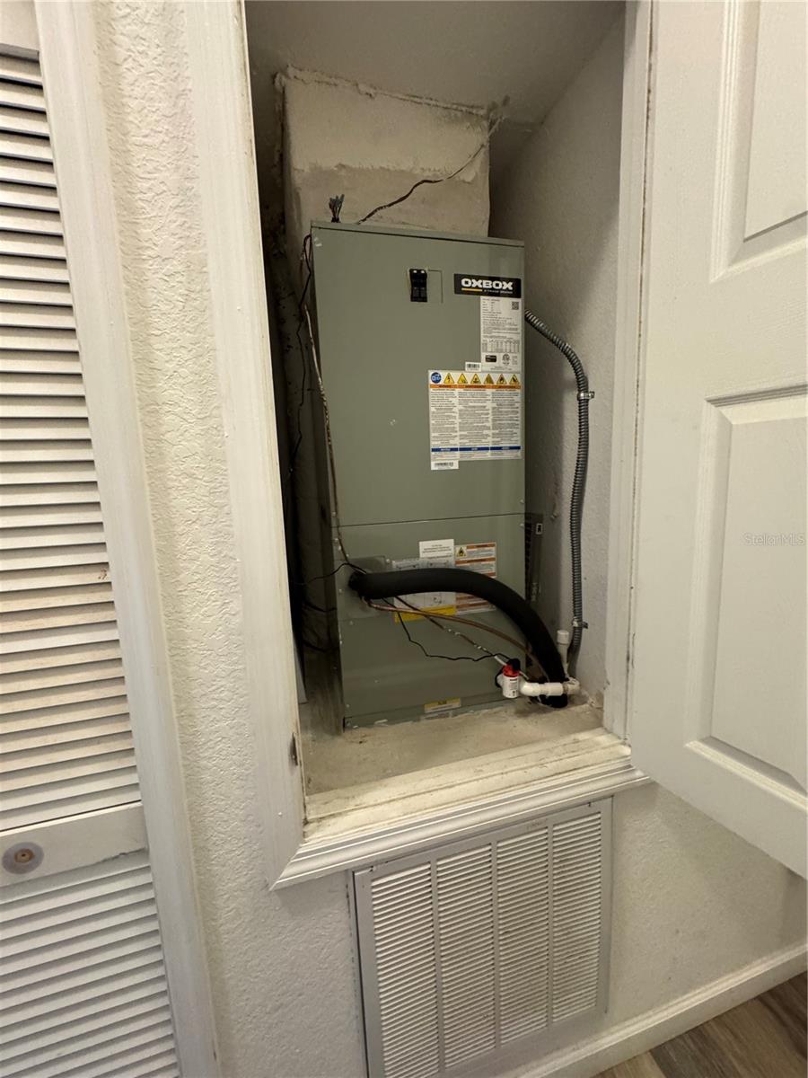 Image 14 of 17 For 7658 Otterspool Street