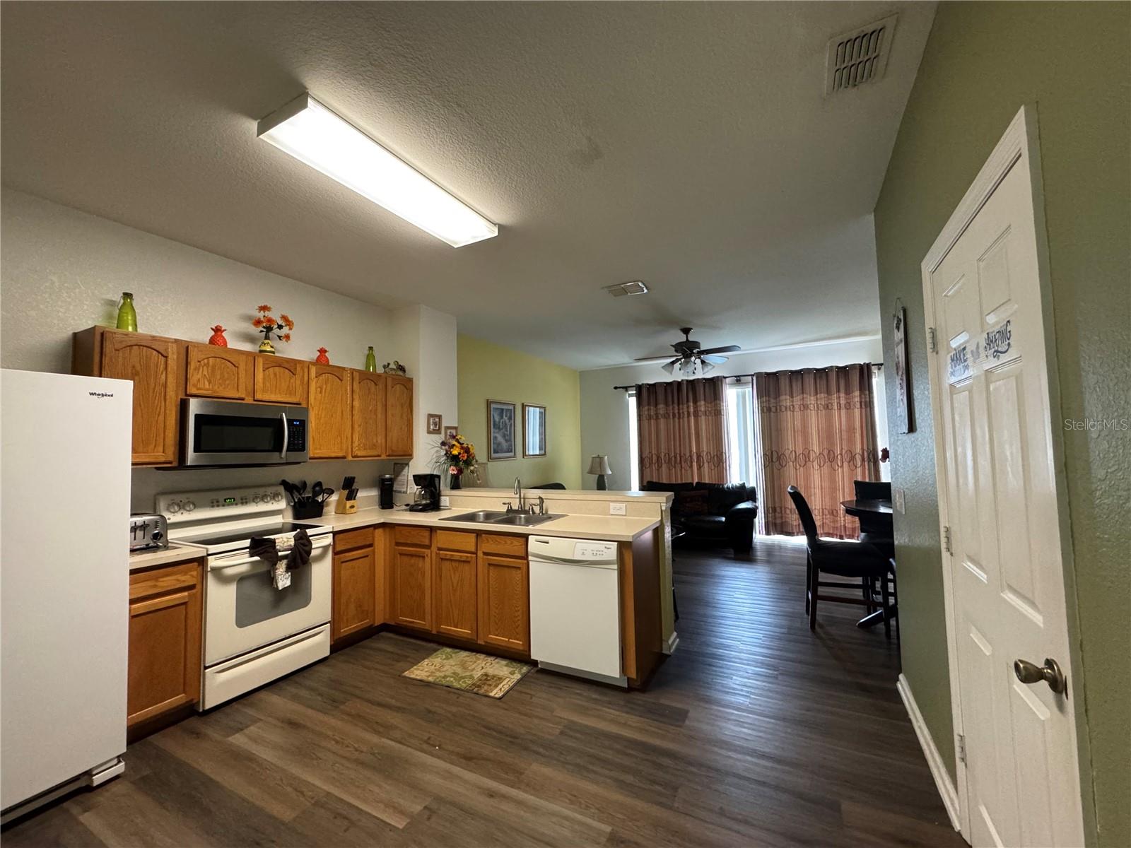 Image 2 of 17 For 7658 Otterspool Street