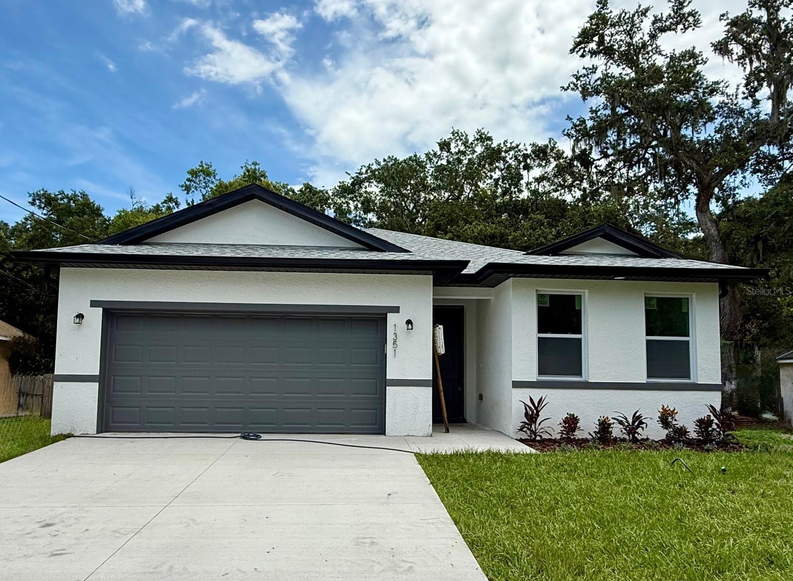 Listing Details for 1351 Mellonville Avenue, SANFORD, FL 32771